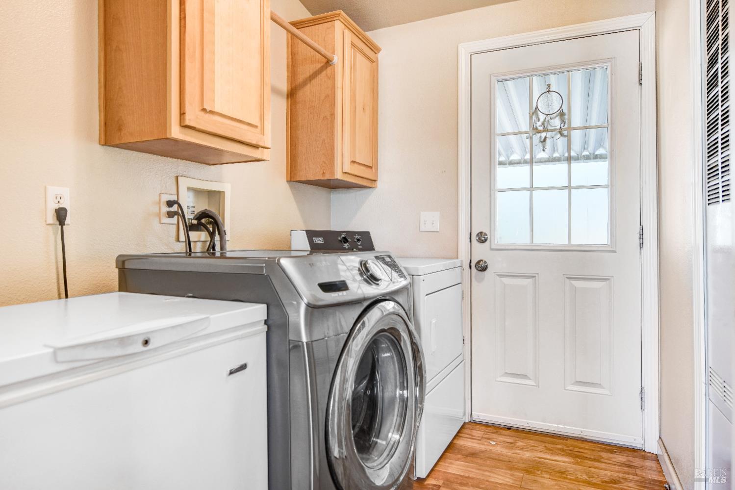 Detail Gallery Image 9 of 34 For 317 Tammy Way, Napa,  CA 94558 - 3 Beds | 2 Baths