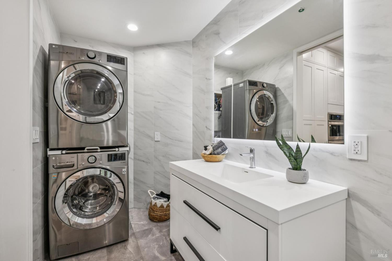 Detail Gallery Image 47 of 78 For 14685 Willow Rd, Rio Nido,  CA 95446 - 3 Beds | 3 Baths