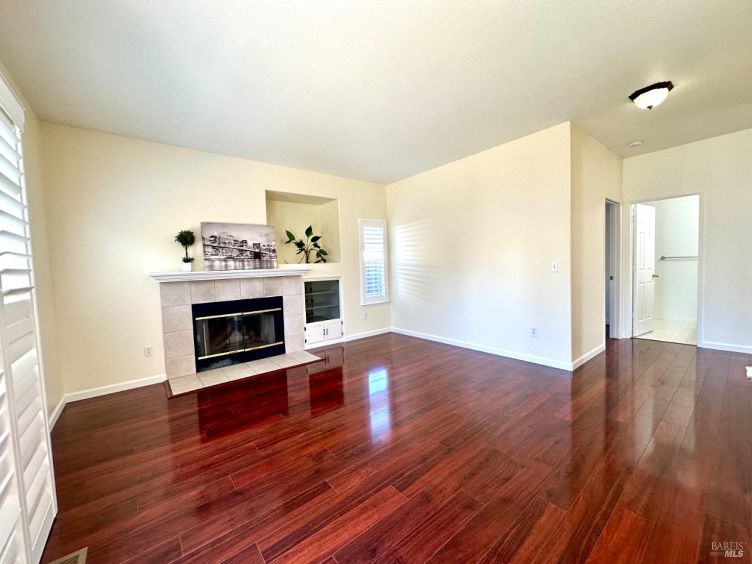 Detail Gallery Image 21 of 68 For 622 Stonehenge Ct, Fairfield,  CA 94534 - 5 Beds | 3 Baths