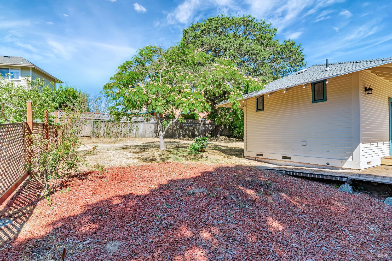 Detail Gallery Image 11 of 13 For 614 Live Oak Ave, Sebastopol,  CA 95472 - 3 Beds | 2 Baths