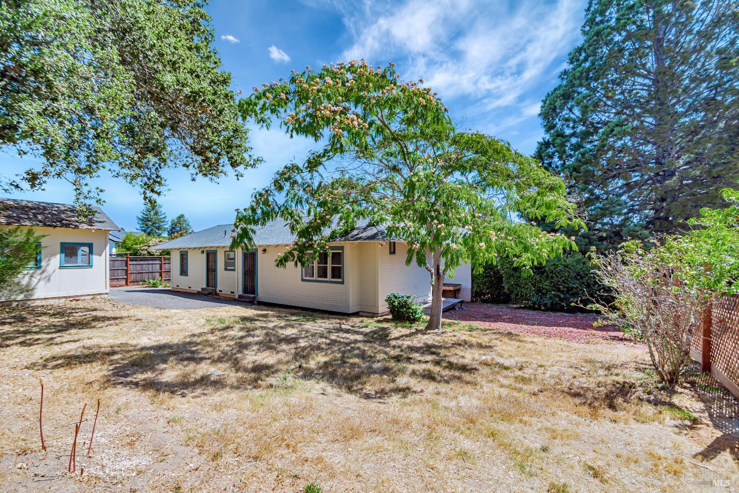 Detail Gallery Image 12 of 13 For 614 Live Oak Ave, Sebastopol,  CA 95472 - 3 Beds | 2 Baths