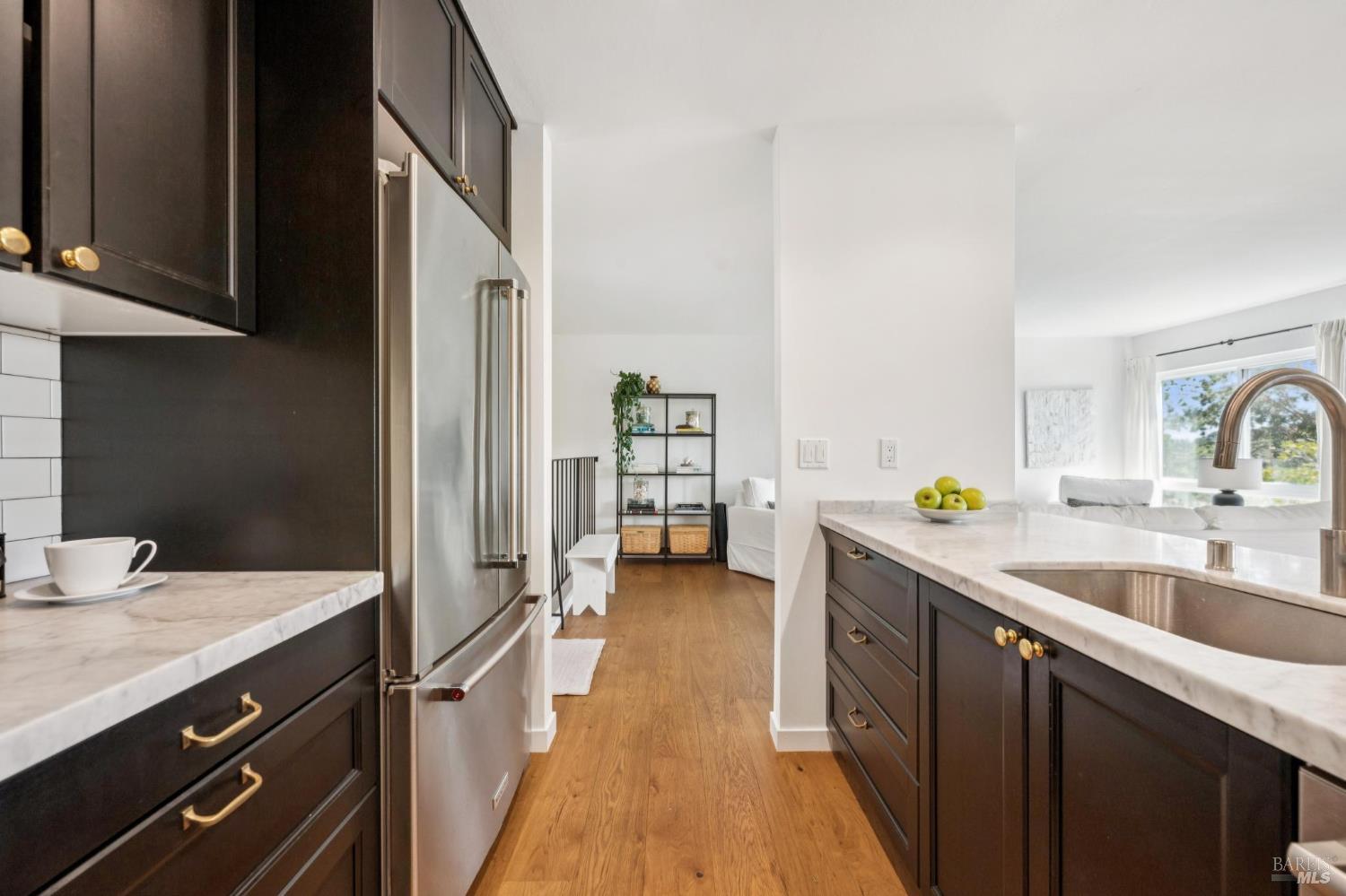 Detail Gallery Image 8 of 21 For 7 Emerson Dr, Mill Valley,  CA 94941 - 2 Beds | 1/1 Baths