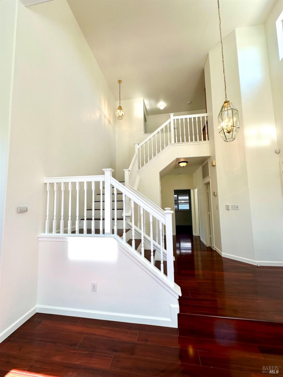 Detail Gallery Image 10 of 68 For 622 Stonehenge Ct, Fairfield,  CA 94534 - 5 Beds | 3 Baths