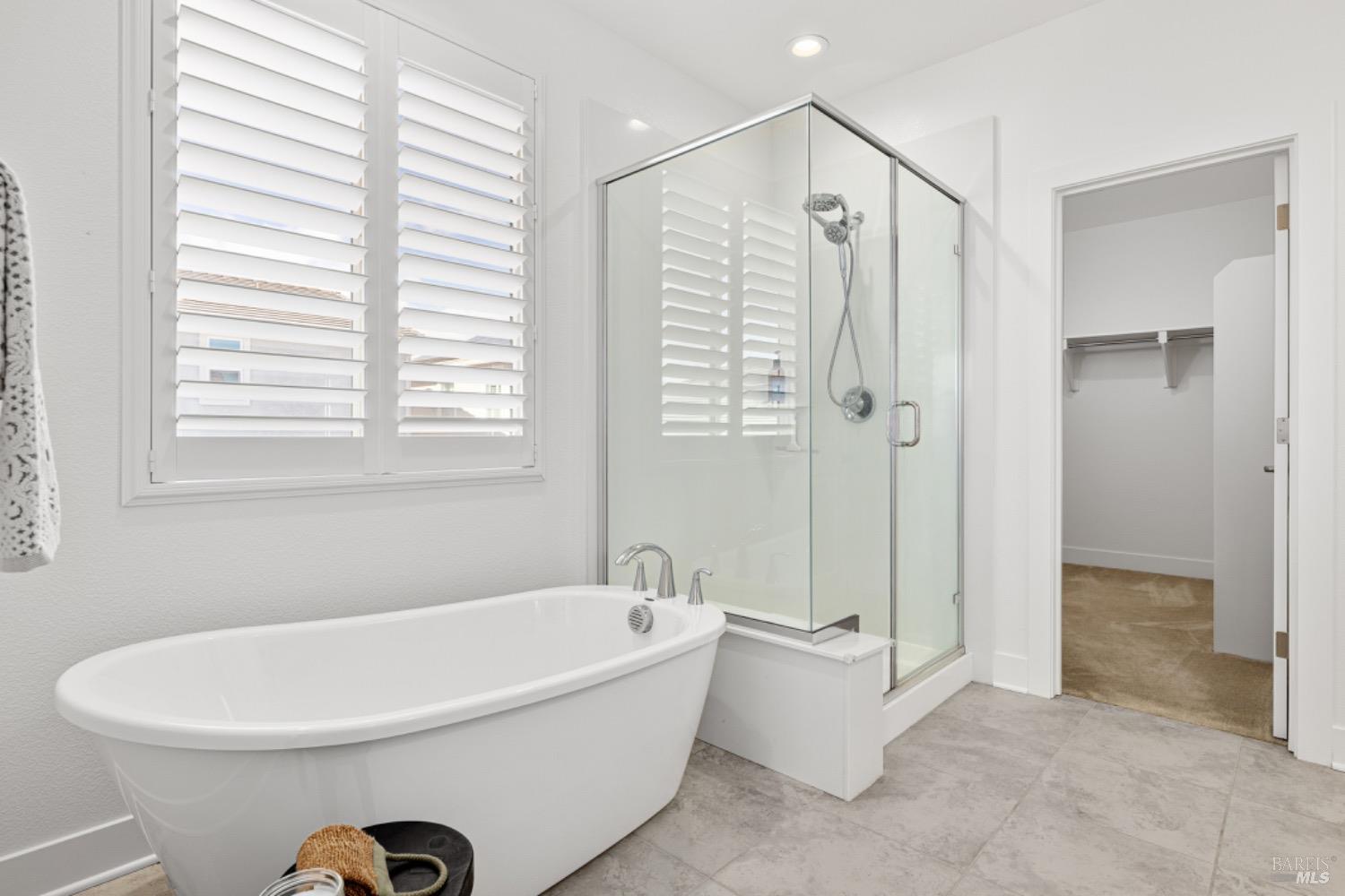 Detail Gallery Image 8 of 37 For 864 Cosmos Dr, Vacaville,  CA 95687 - 4 Beds | 3 Baths