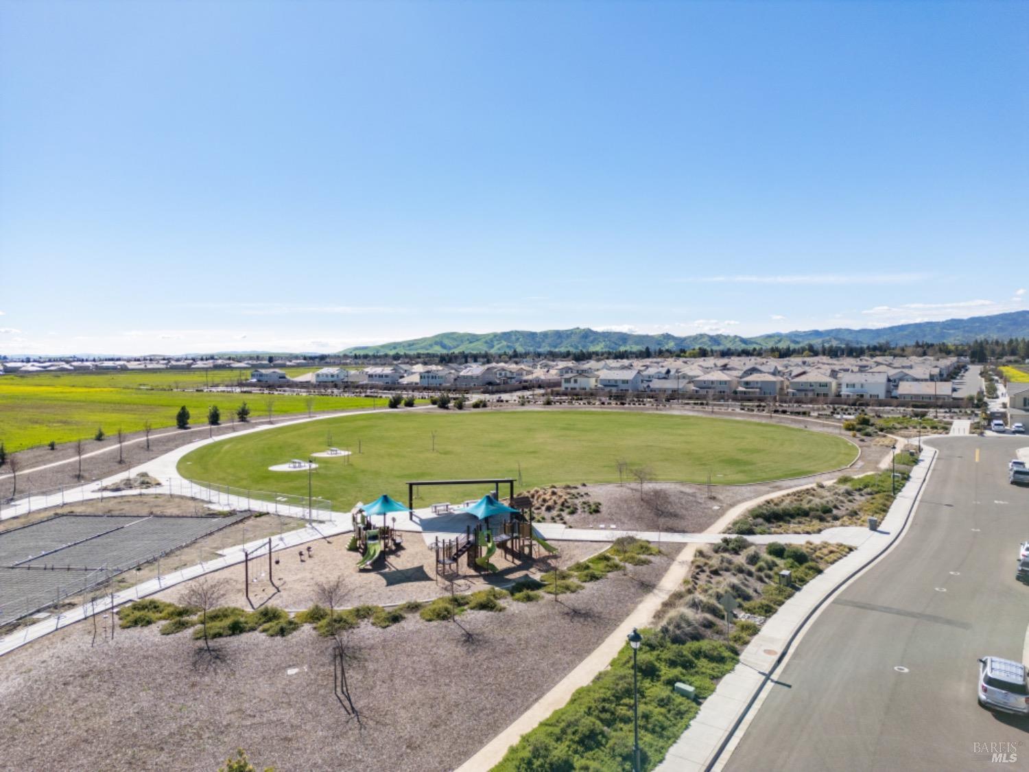 Detail Gallery Image 31 of 37 For 864 Cosmos Dr, Vacaville,  CA 95687 - 4 Beds | 3 Baths
