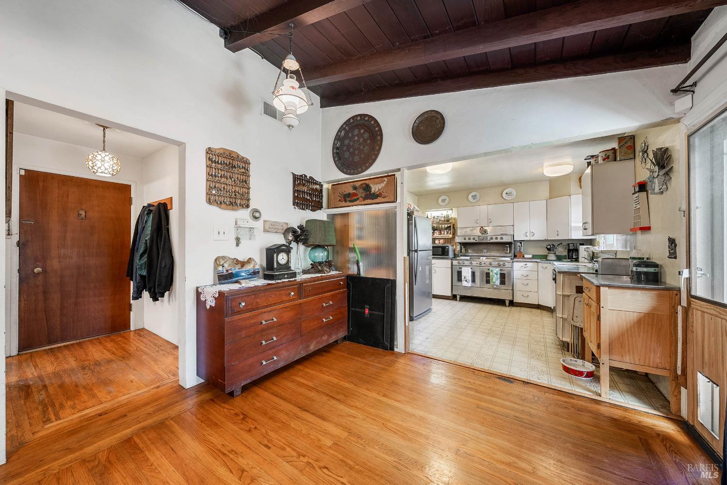 Detail Gallery Image 14 of 48 For 55 Burlington Dr, Petaluma,  CA 94952 - 3 Beds | 2 Baths
