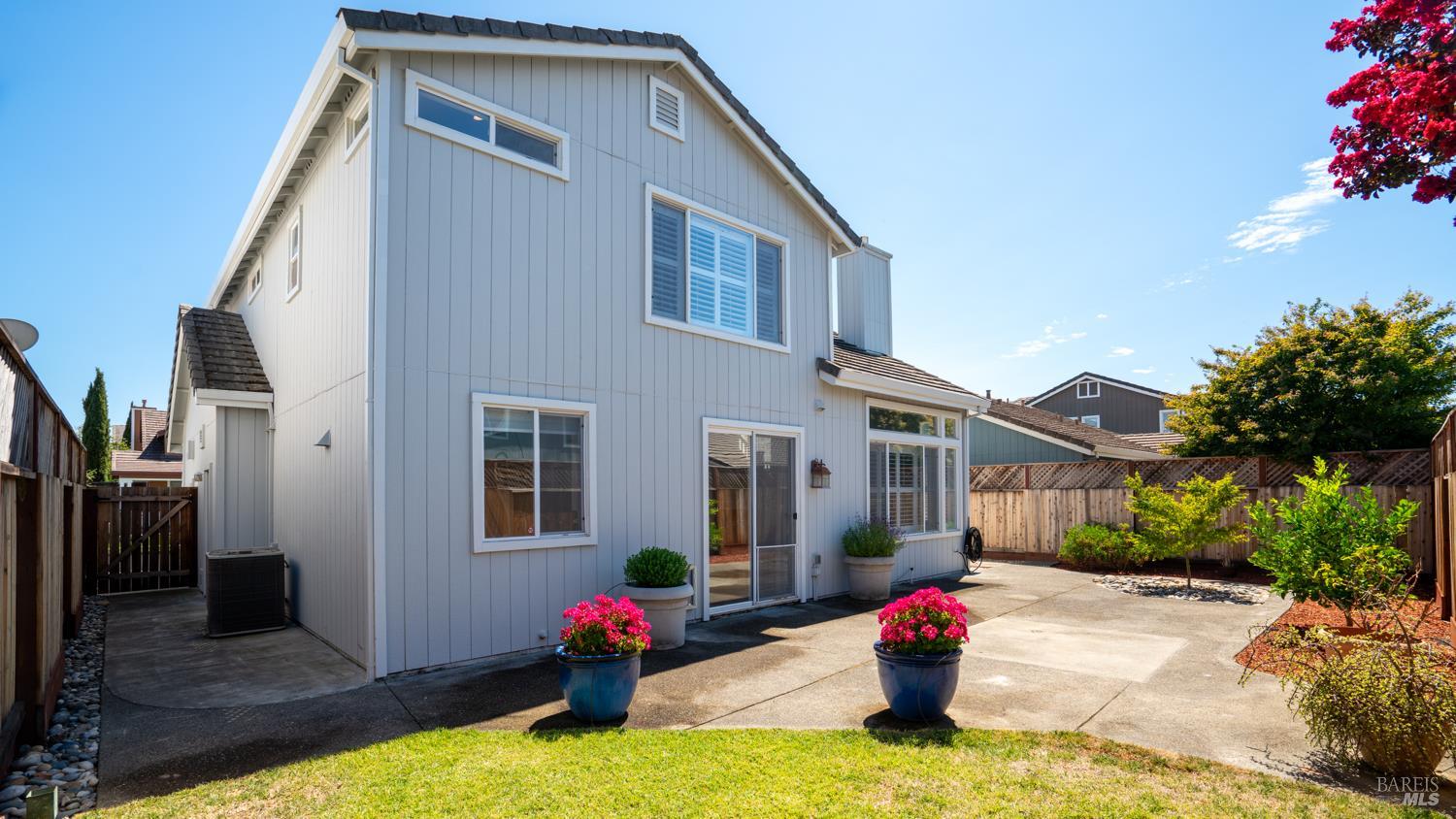Detail Gallery Image 9 of 47 For 7351 15th Hole Dr, Windsor,  CA 95492 - 3 Beds | 2/1 Baths