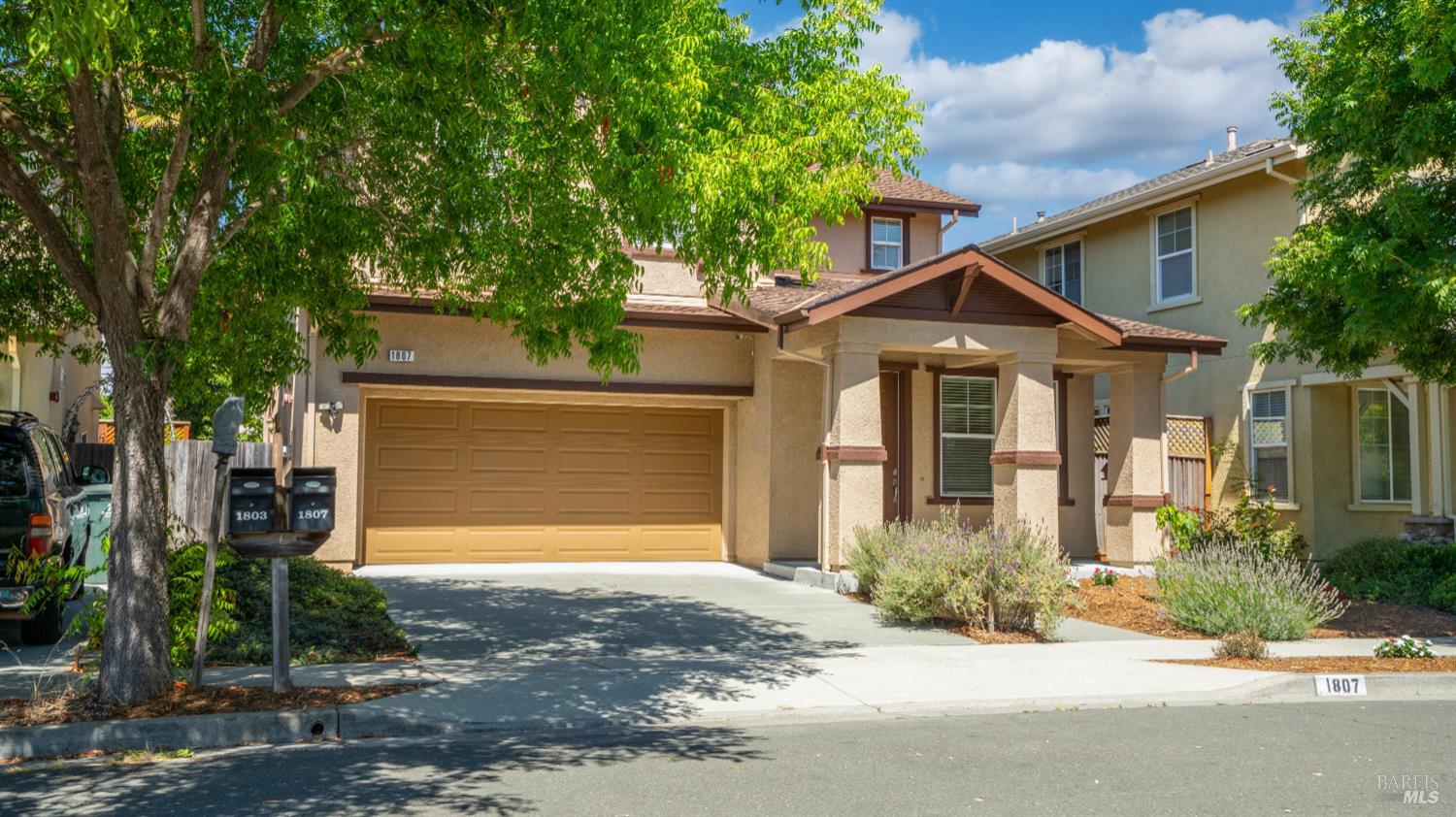 Detail Gallery Image 2 of 53 For 1807 Sage Way, Petaluma,  CA 94954 - 3 Beds | 2/1 Baths