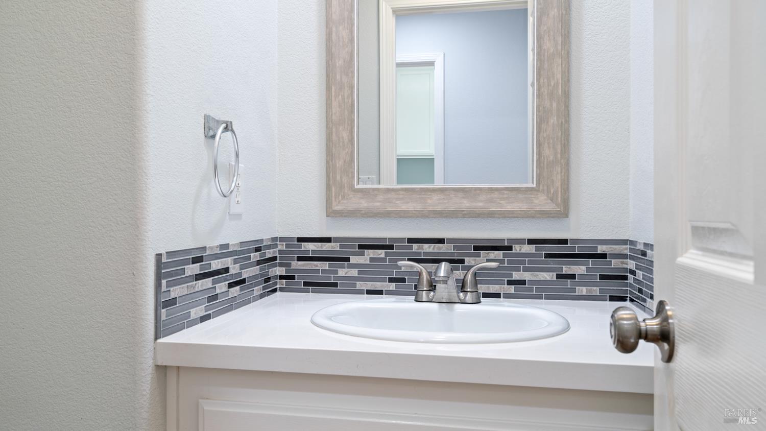Detail Gallery Image 30 of 47 For 7351 15th Hole Dr, Windsor,  CA 95492 - 3 Beds | 2/1 Baths