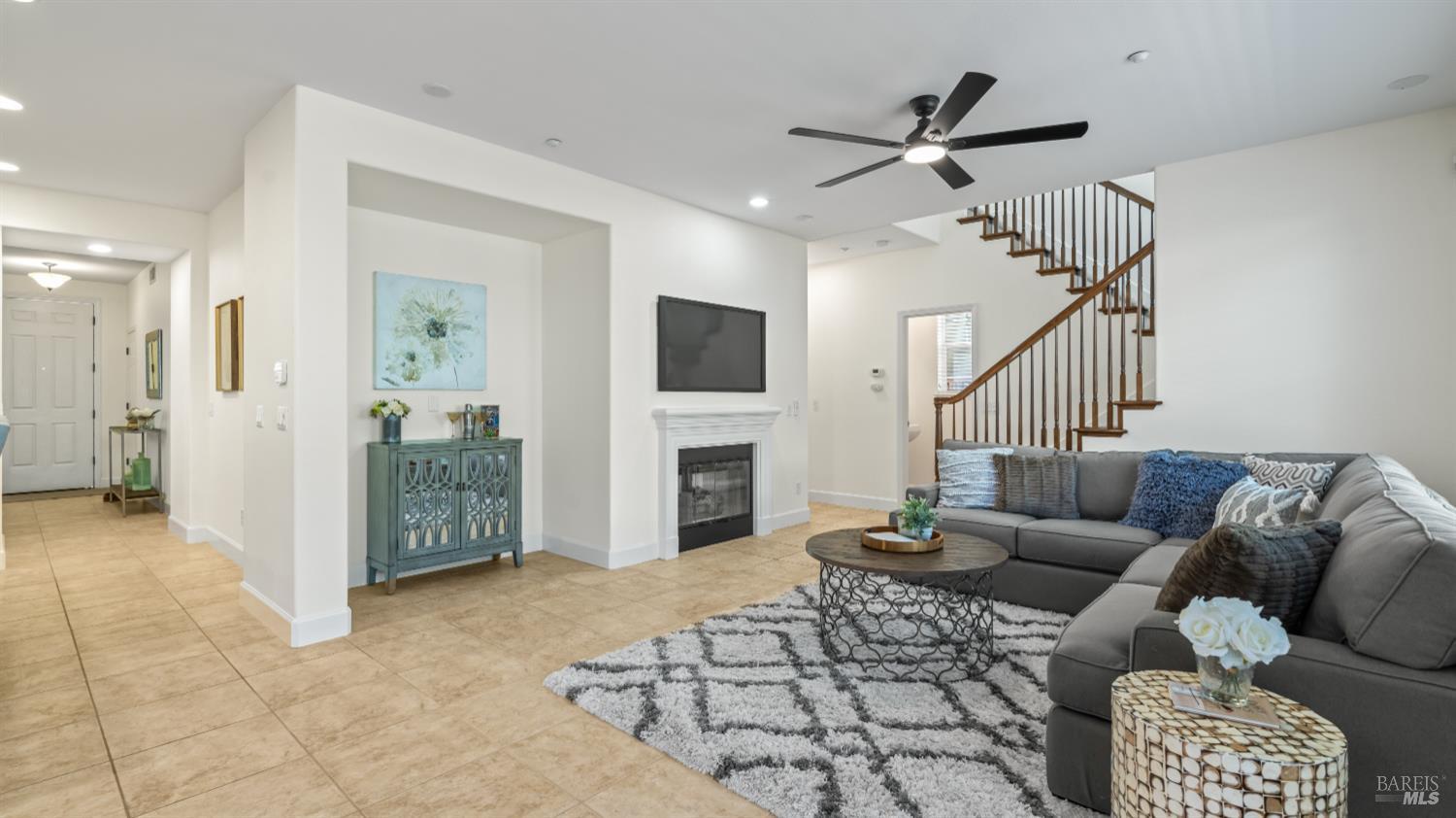 Detail Gallery Image 16 of 53 For 1807 Sage Way, Petaluma,  CA 94954 - 3 Beds | 2/1 Baths