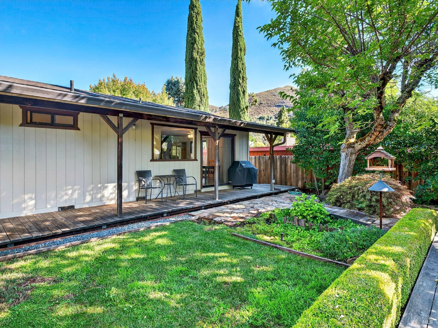 Detail Gallery Image 30 of 47 For 9918 Old Orchard Ln, Upper Lake,  CA 95485 - 2 Beds | 1 Baths