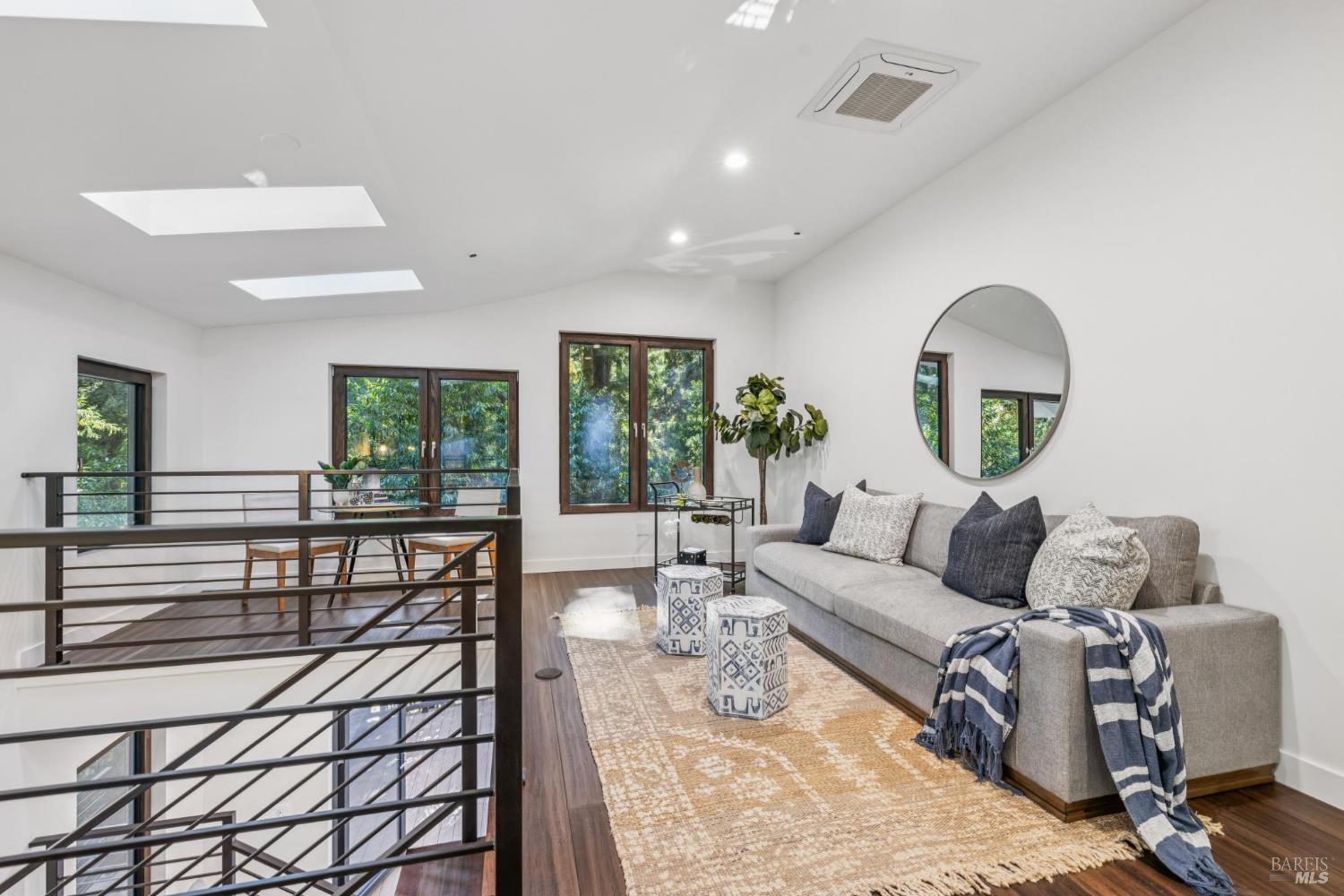 Detail Gallery Image 32 of 78 For 14685 Willow Rd, Rio Nido,  CA 95446 - 3 Beds | 3 Baths