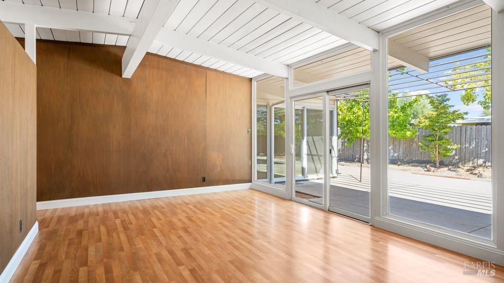 Detail Gallery Image 8 of 24 For 734 Del Ganado Rd, San Rafael,  CA 94903 - 3 Beds | 2 Baths
