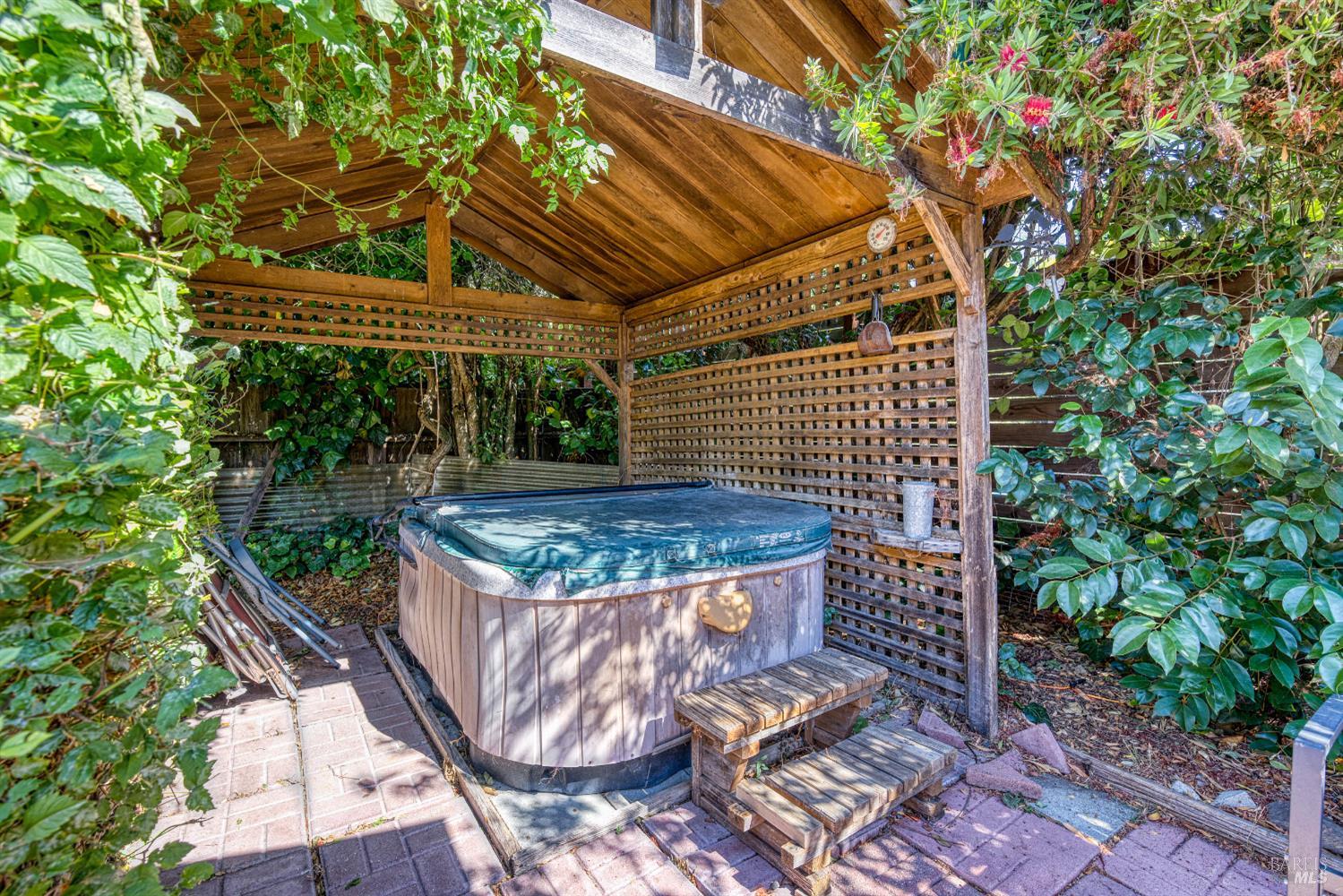 Detail Gallery Image 34 of 48 For 55 Burlington Dr, Petaluma,  CA 94952 - 3 Beds | 2 Baths