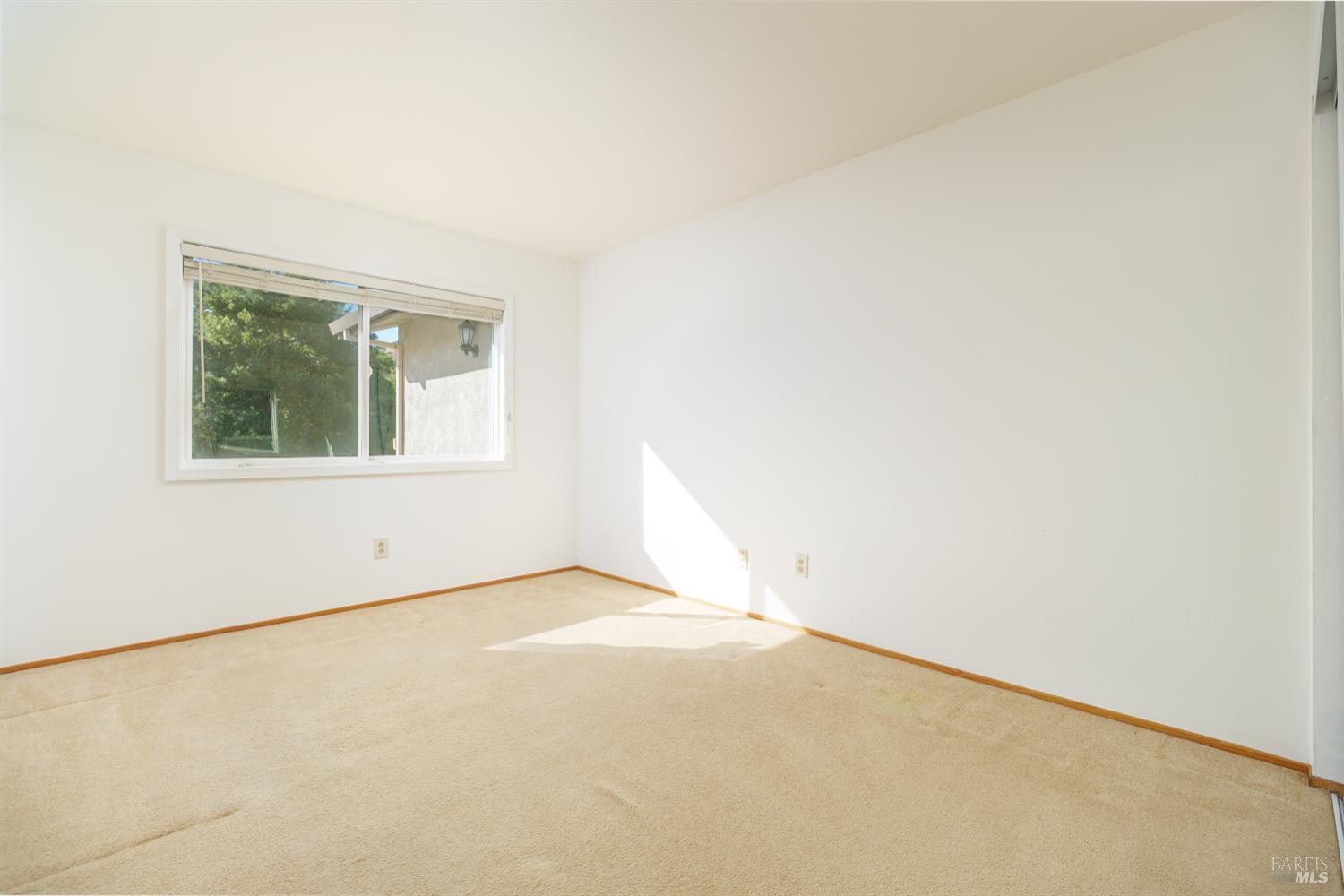 Detail Gallery Image 17 of 30 For 92 Upper Oak Dr, San Rafael,  CA 94903 - 4 Beds | 2 Baths