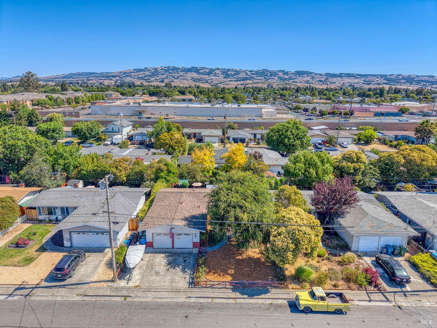 Detail Gallery Image 42 of 48 For 55 Burlington Dr, Petaluma,  CA 94952 - 3 Beds | 2 Baths
