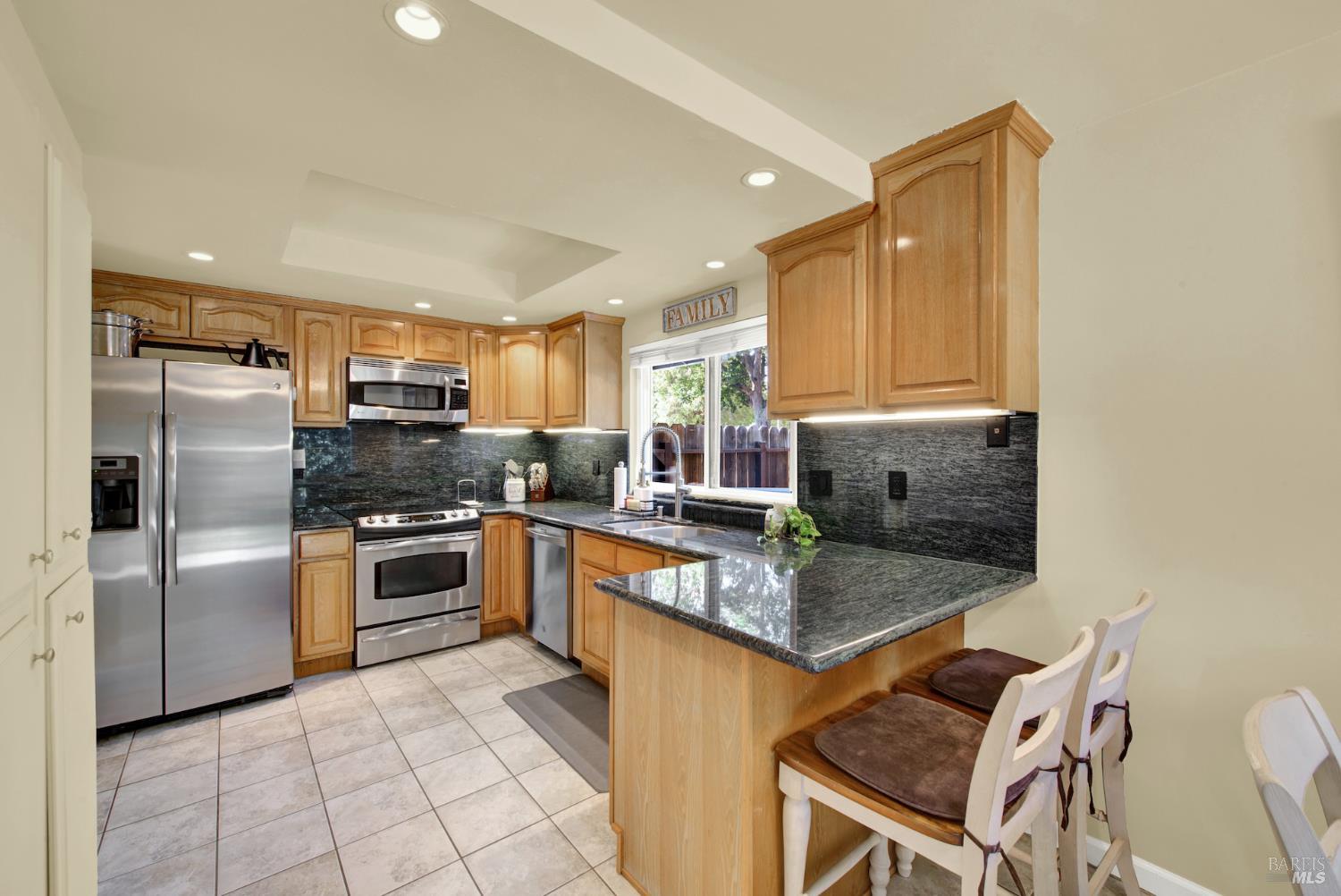 Detail Gallery Image 24 of 73 For 680 Silver Lake Dr, Fairfield,  CA 94534 - 3 Beds | 2 Baths