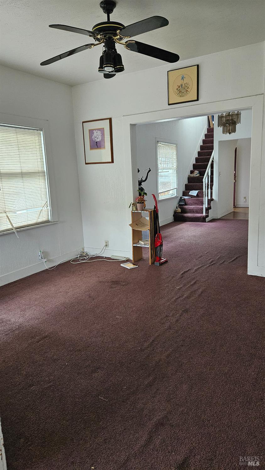 Detail Gallery Image 3 of 9 For 960 62nd St, Oakland,  CA 94608 - 4 Beds | 3 Baths