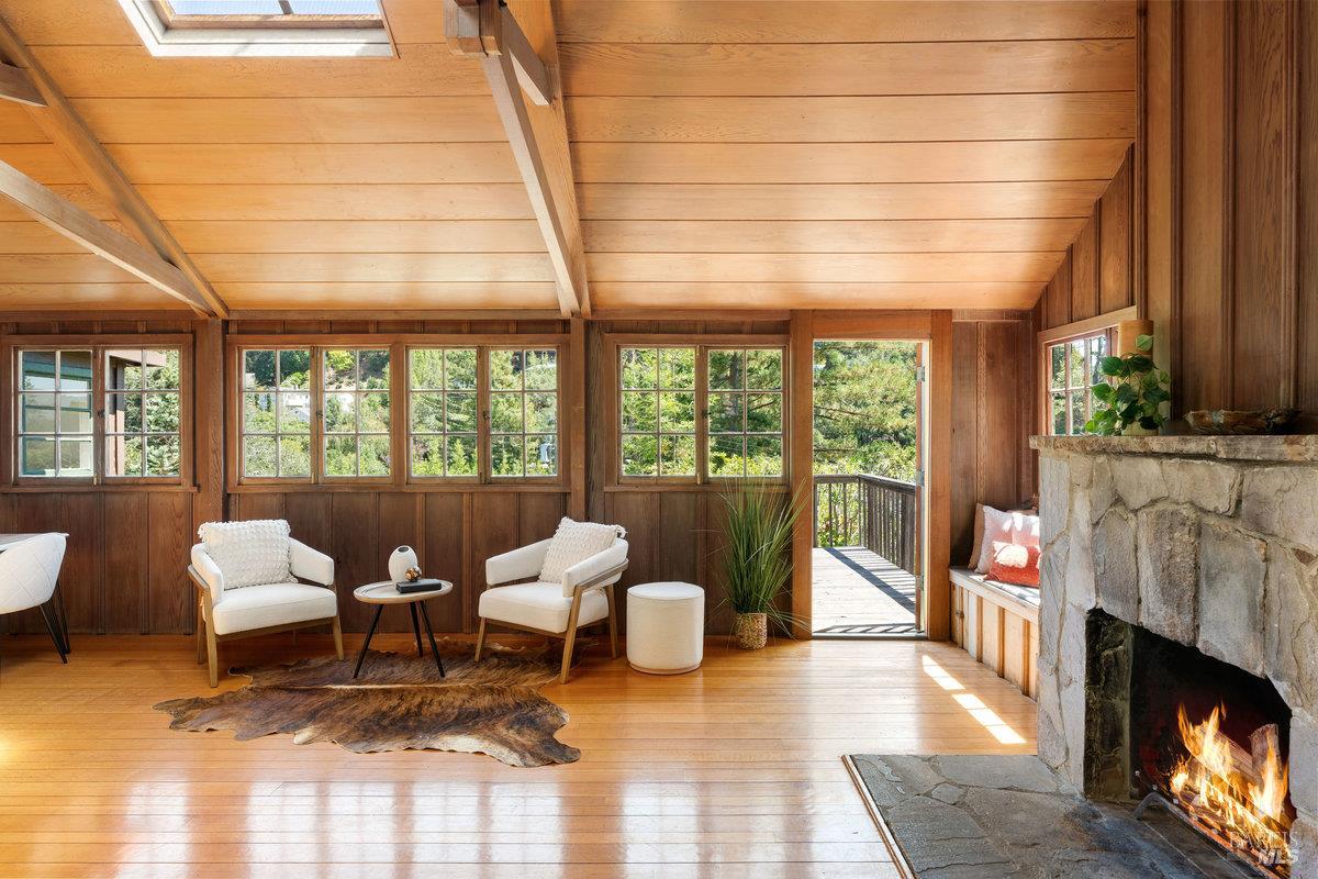 Detail Gallery Image 4 of 47 For 122 Circle Ave, Mill Valley,  CA 94941 - 2 Beds | 2 Baths