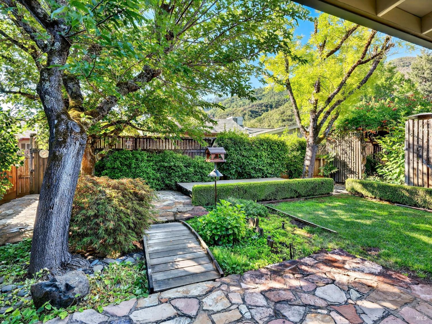 Detail Gallery Image 25 of 47 For 9918 Old Orchard Ln, Upper Lake,  CA 95485 - 2 Beds | 1 Baths