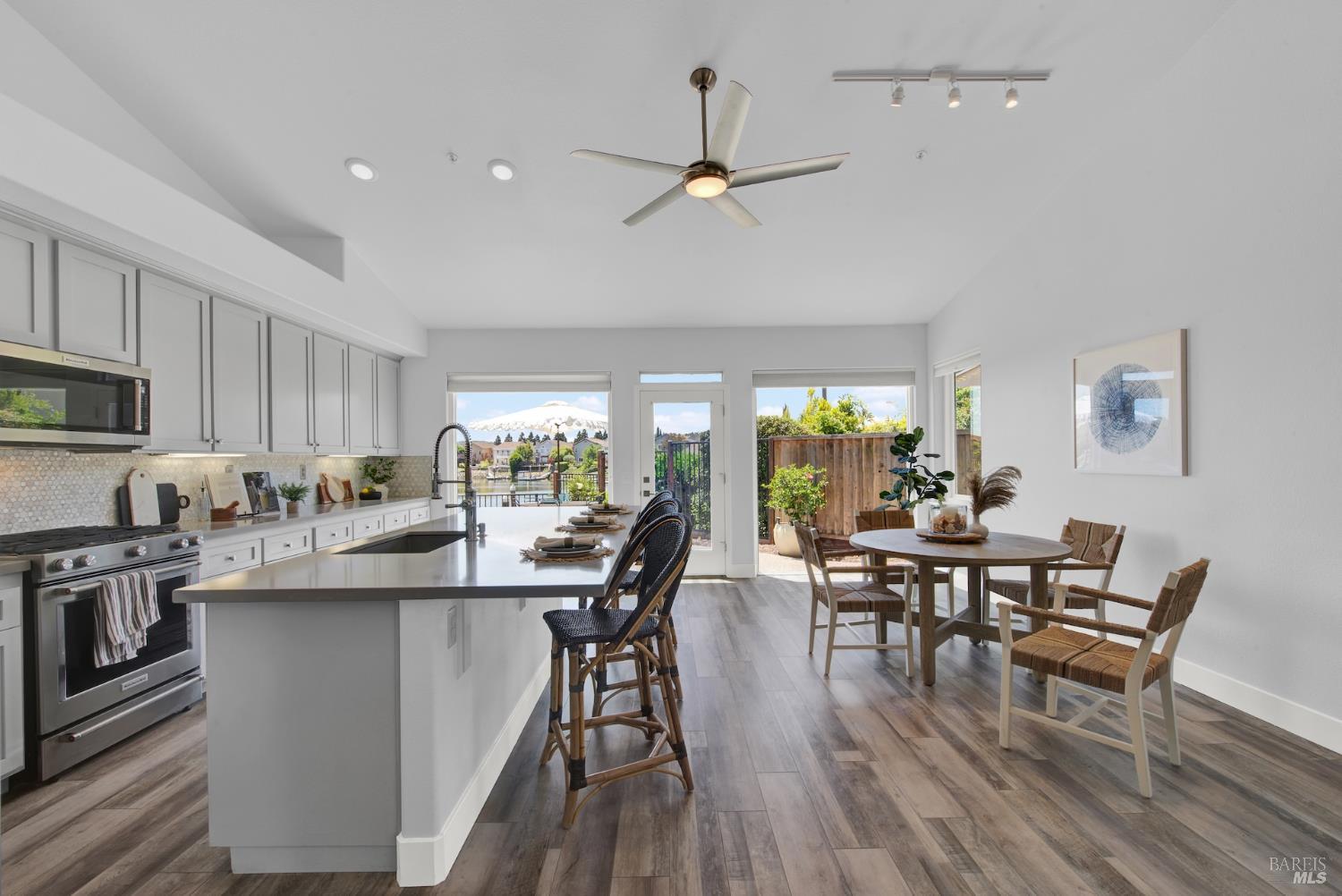 Detail Gallery Image 16 of 27 For 25 Sea Breeze Ct, Napa,  CA 94559 - 3 Beds | 2 Baths