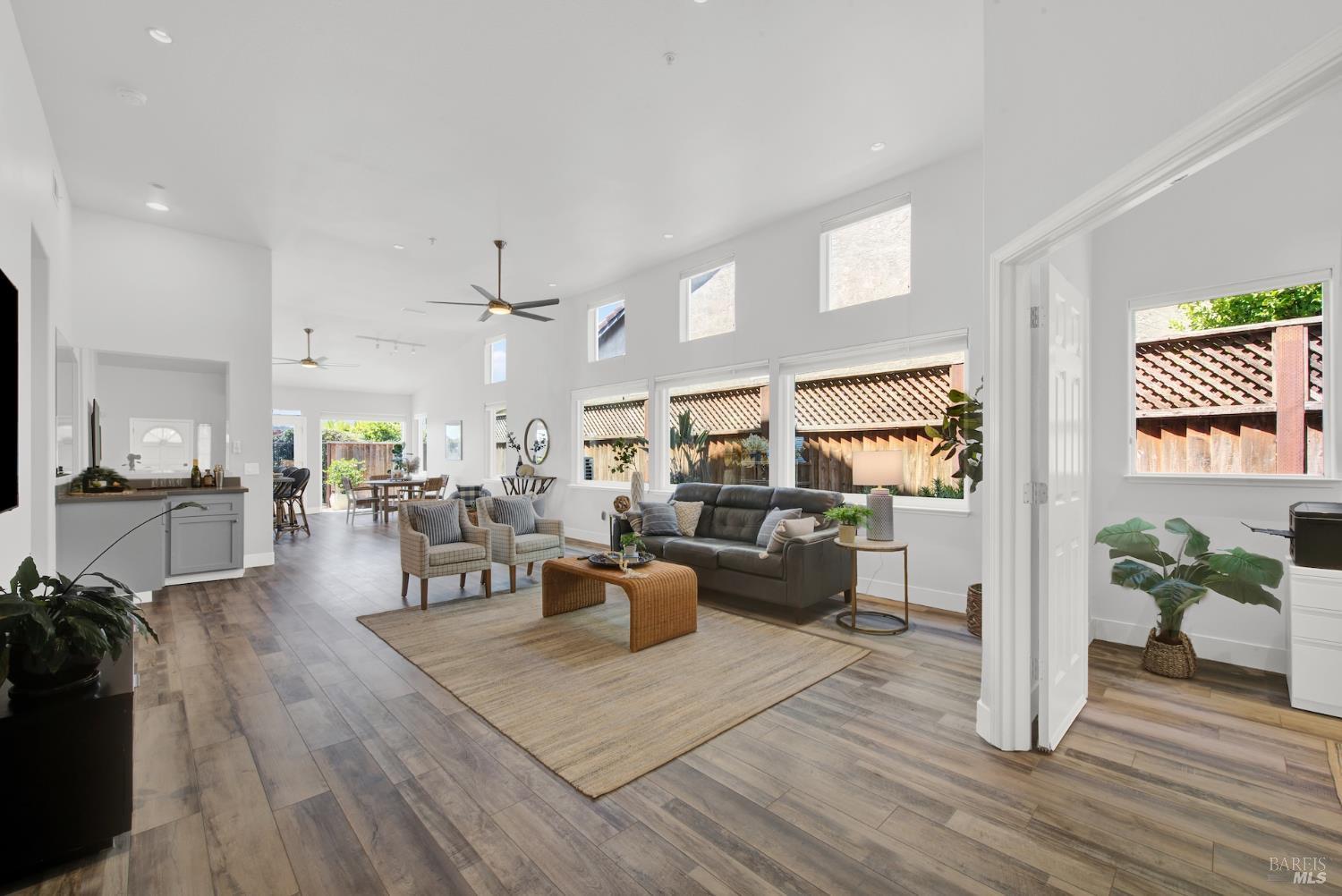 Detail Gallery Image 8 of 27 For 25 Sea Breeze Ct, Napa,  CA 94559 - 3 Beds | 2 Baths