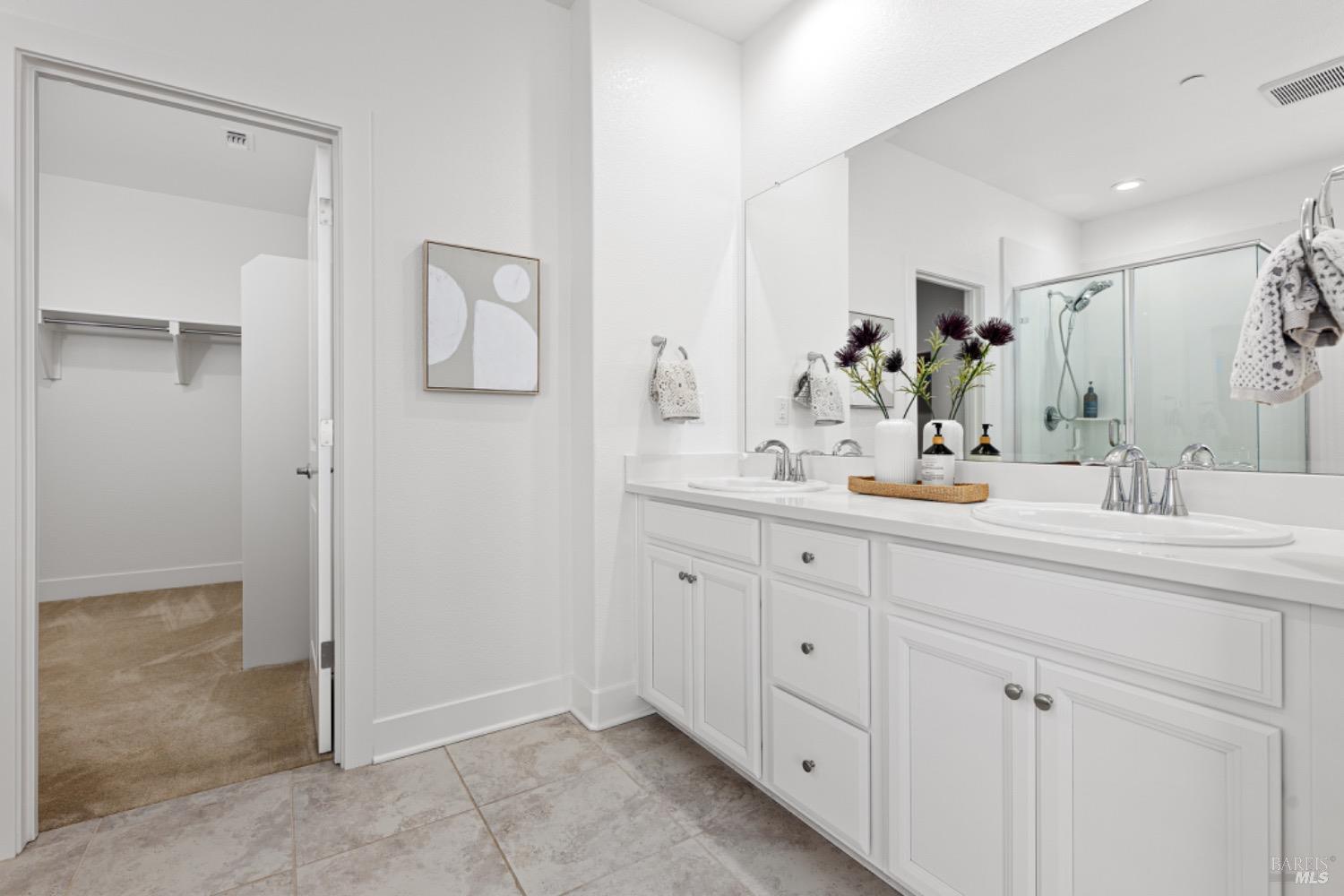 Detail Gallery Image 9 of 37 For 864 Cosmos Dr, Vacaville,  CA 95687 - 4 Beds | 3 Baths