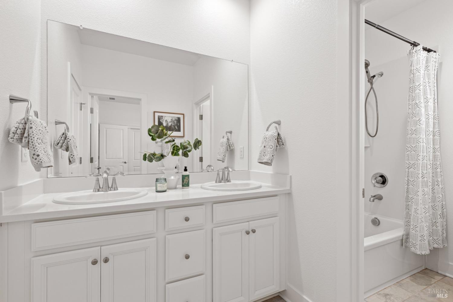 Detail Gallery Image 18 of 37 For 864 Cosmos Dr, Vacaville,  CA 95687 - 4 Beds | 3 Baths