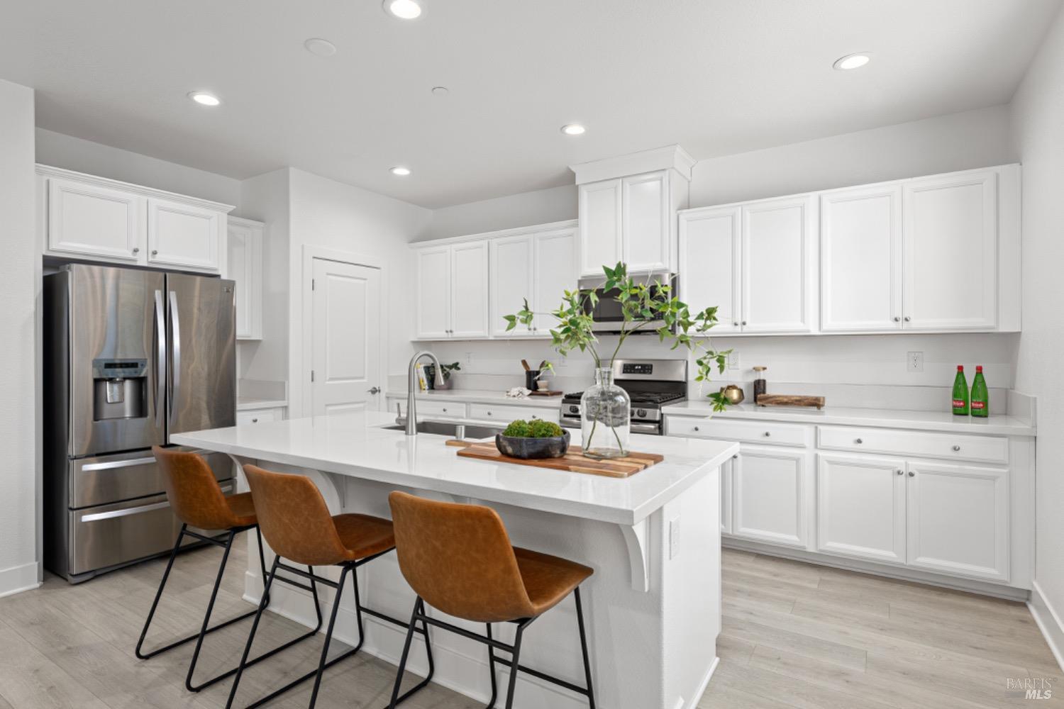 Detail Gallery Image 1 of 37 For 864 Cosmos Dr, Vacaville,  CA 95687 - 4 Beds | 3 Baths