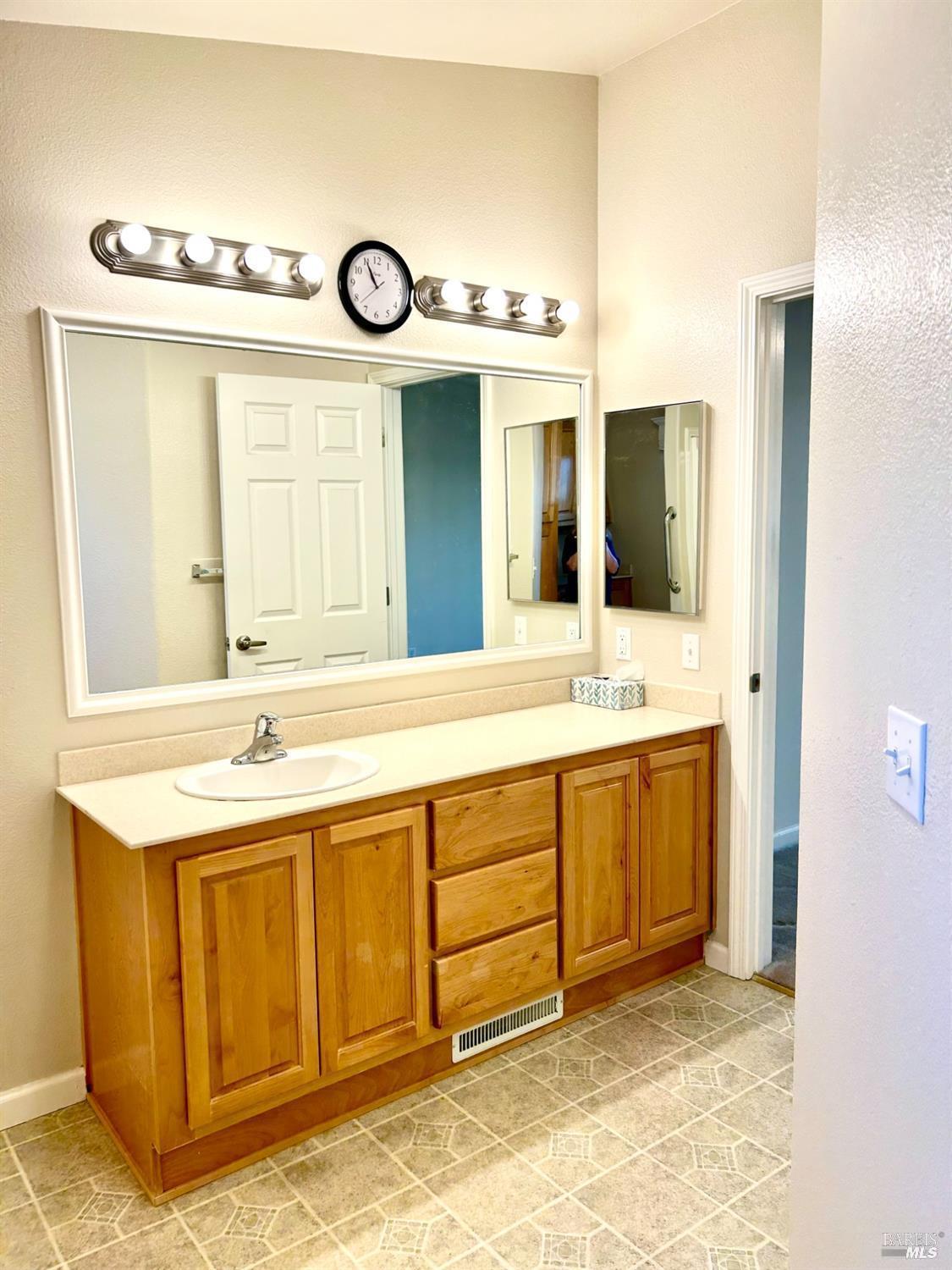 Detail Gallery Image 32 of 34 For 317 Tammy Way, Napa,  CA 94558 - 3 Beds | 2 Baths