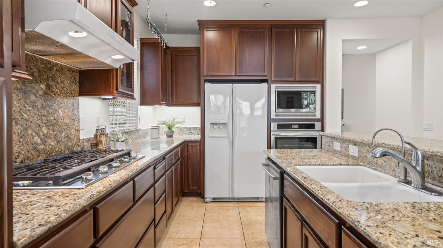 Detail Gallery Image 9 of 53 For 1807 Sage Way, Petaluma,  CA 94954 - 3 Beds | 2/1 Baths