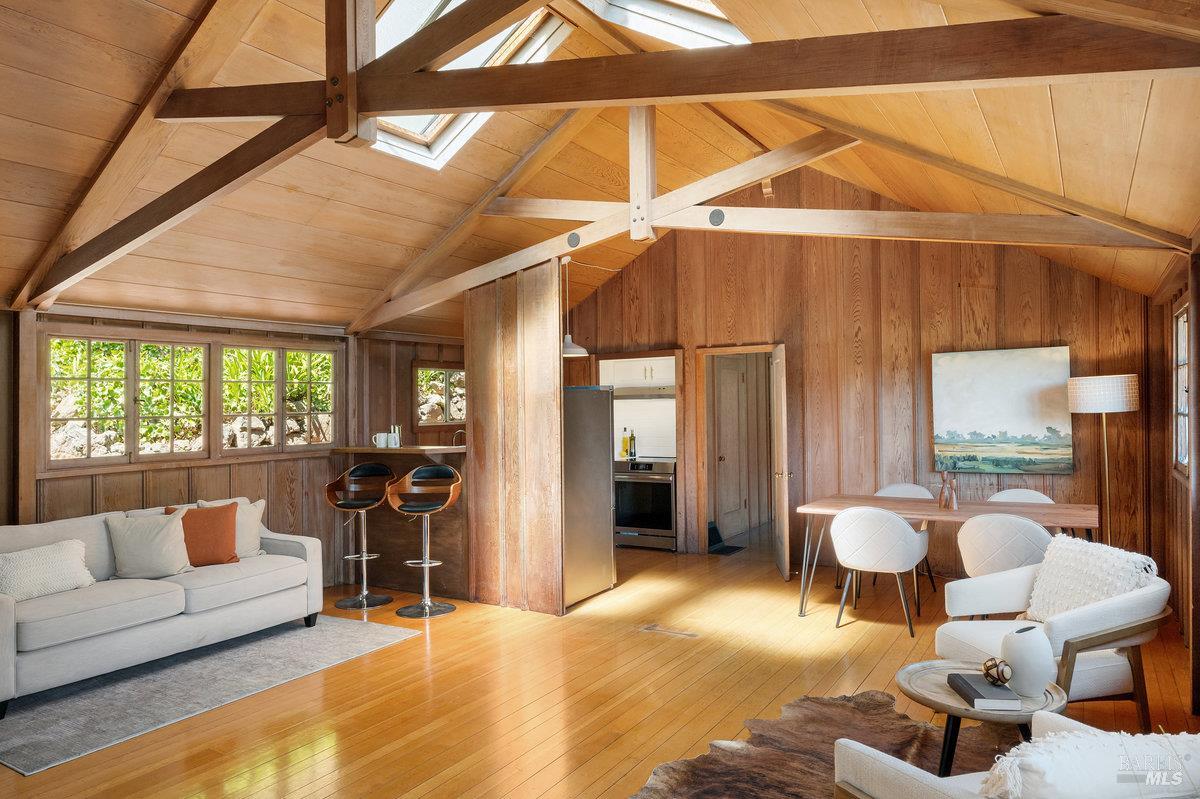 Detail Gallery Image 6 of 47 For 122 Circle Ave, Mill Valley,  CA 94941 - 2 Beds | 2 Baths