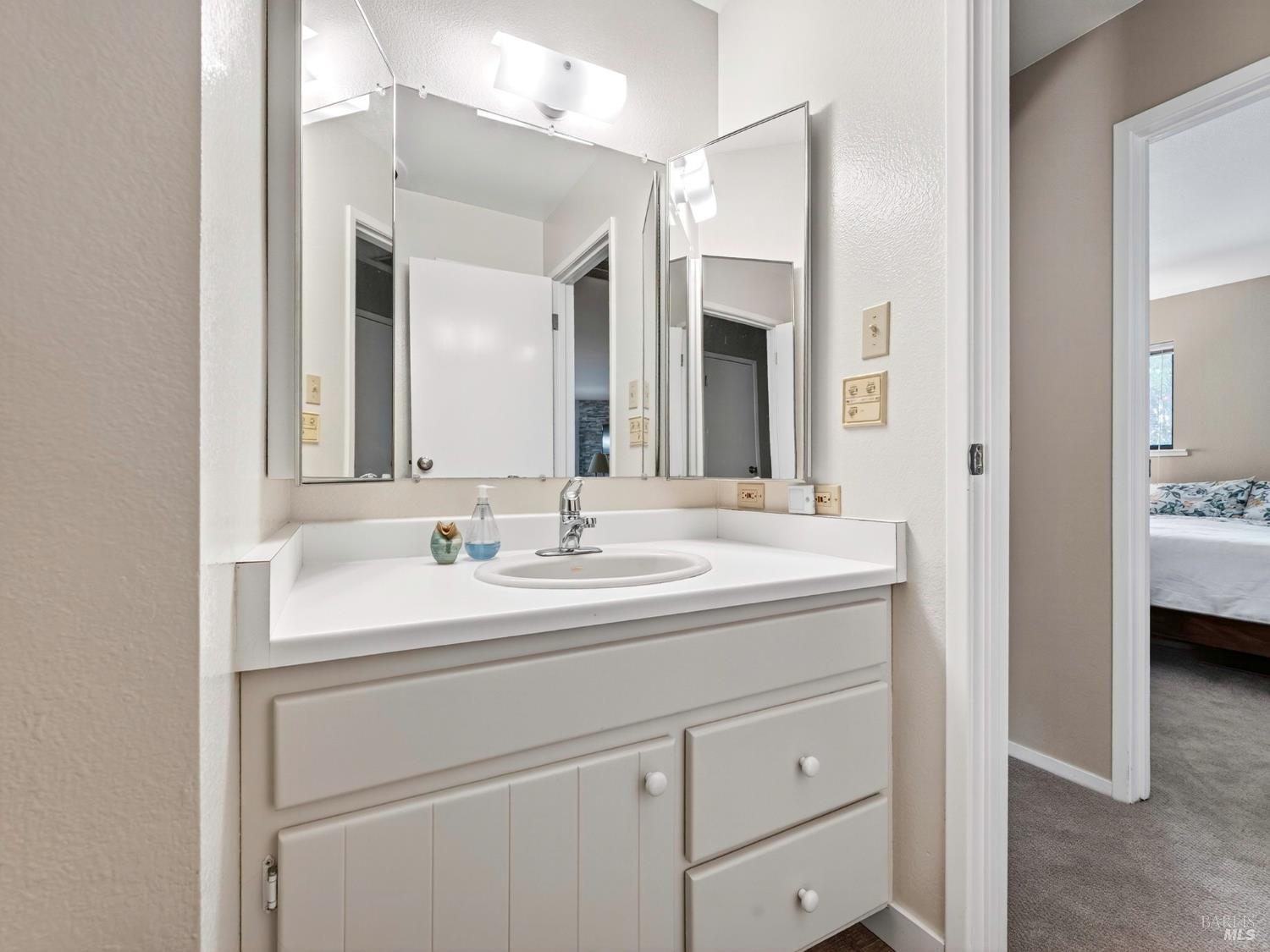 Detail Gallery Image 21 of 47 For 9918 Old Orchard Ln, Upper Lake,  CA 95485 - 2 Beds | 1 Baths