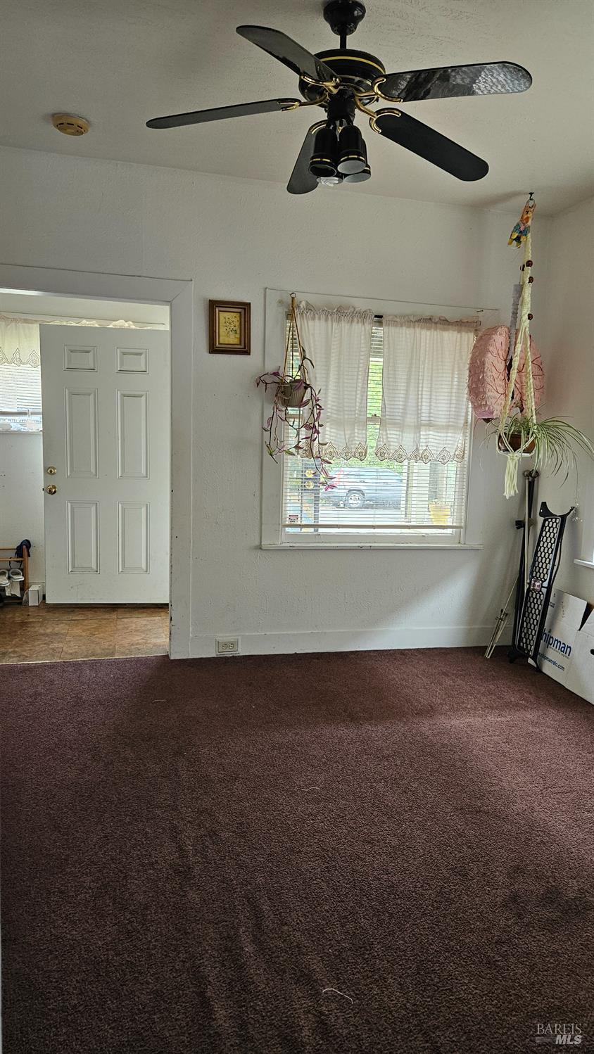 Detail Gallery Image 2 of 9 For 960 62nd St, Oakland,  CA 94608 - 4 Beds | 3 Baths
