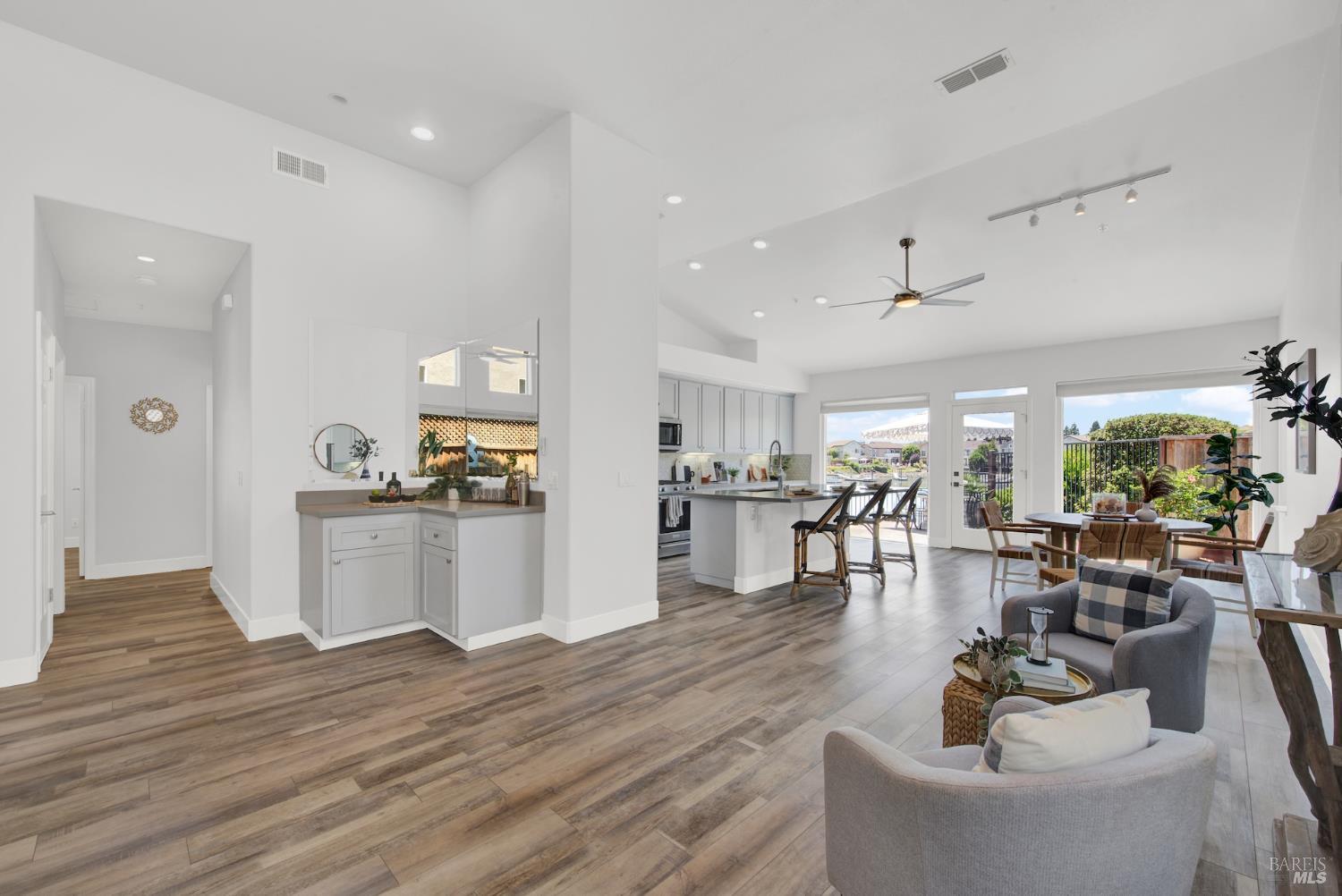 Detail Gallery Image 14 of 27 For 25 Sea Breeze Ct, Napa,  CA 94559 - 3 Beds | 2 Baths