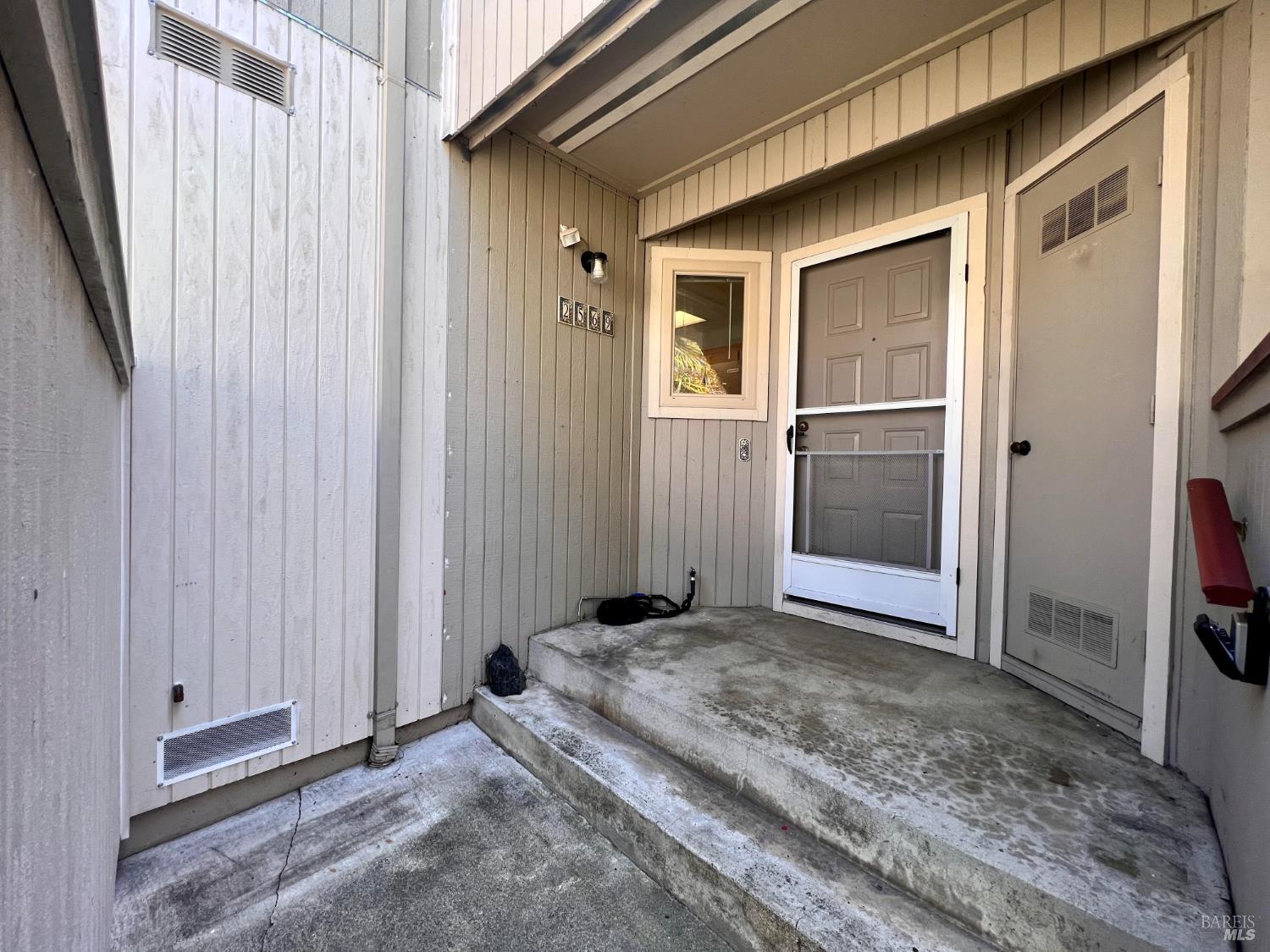 Detail Gallery Image 2 of 11 For 2569 Westberry Dr, Santa Rosa,  CA 95403 - 2 Beds | 1 Baths