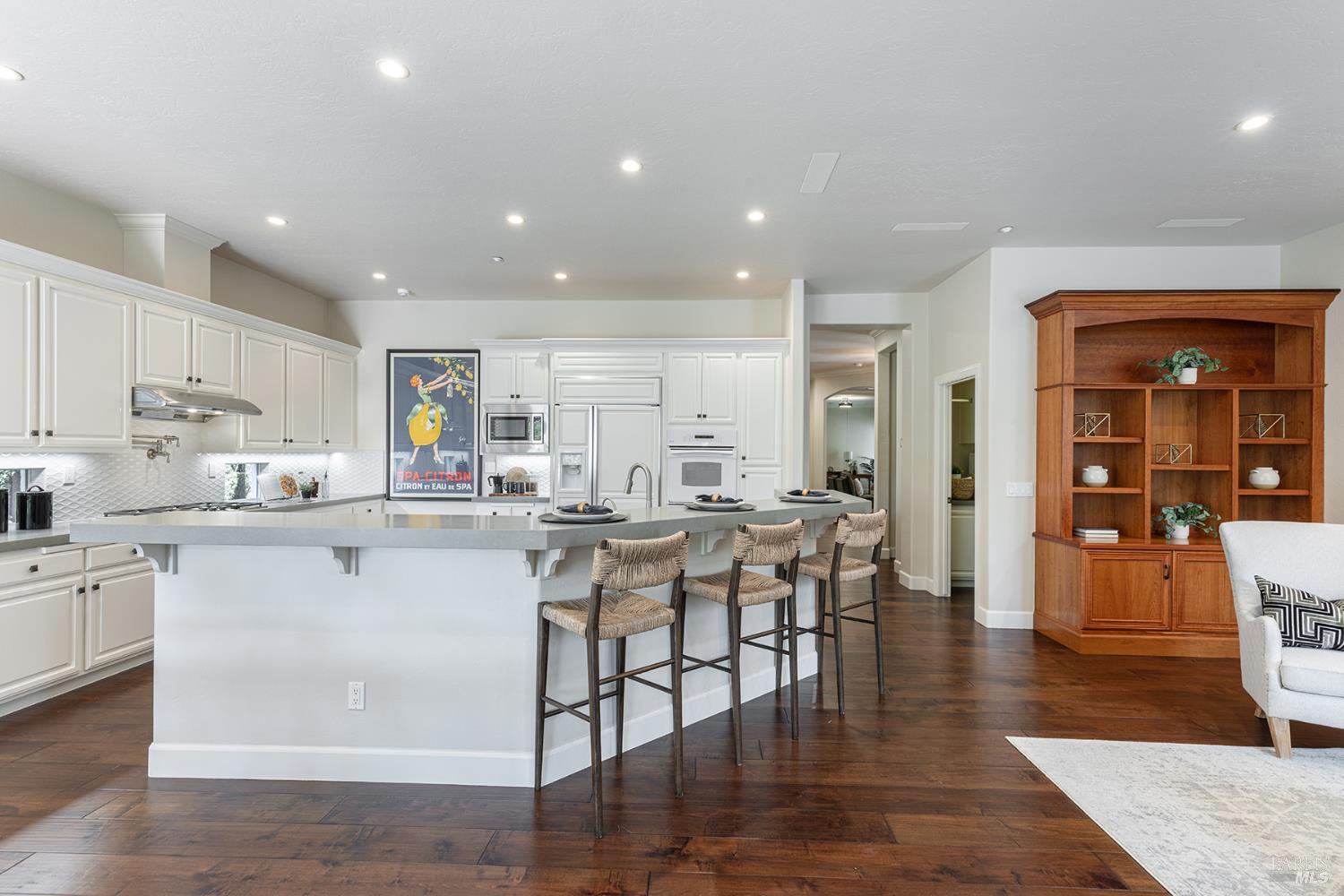 Detail Gallery Image 11 of 36 For 107 Autumn Run Way, Napa,  CA 94558 - 4 Beds | 2/1 Baths
