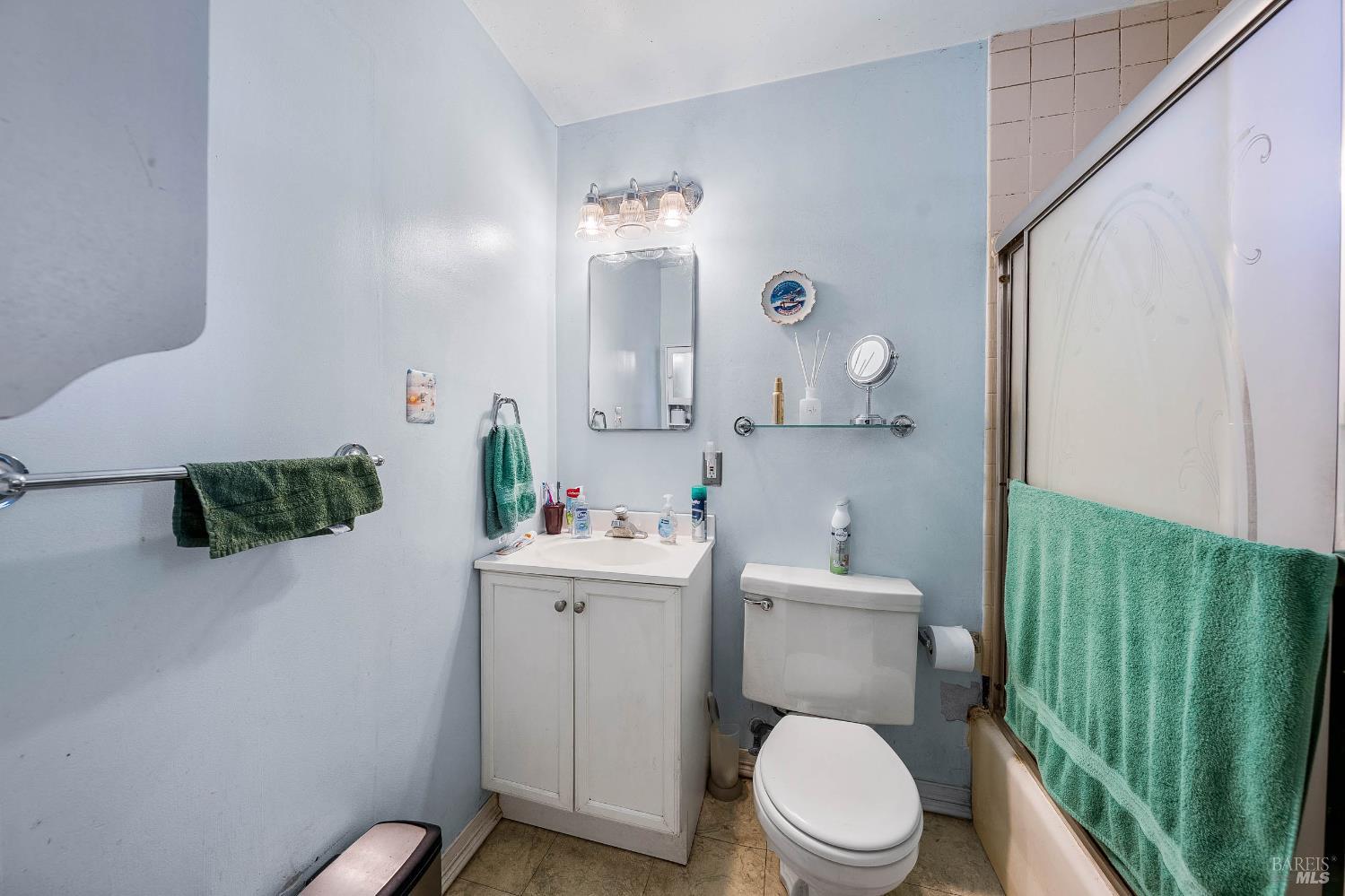 Detail Gallery Image 27 of 48 For 55 Burlington Dr, Petaluma,  CA 94952 - 3 Beds | 2 Baths
