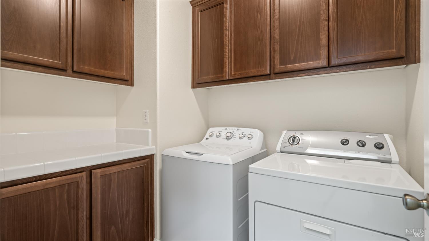 Detail Gallery Image 24 of 53 For 1807 Sage Way, Petaluma,  CA 94954 - 3 Beds | 2/1 Baths