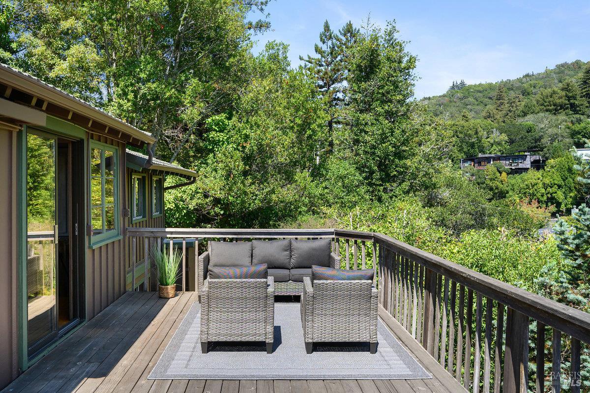 Detail Gallery Image 22 of 47 For 122 Circle Ave, Mill Valley,  CA 94941 - 2 Beds | 2 Baths