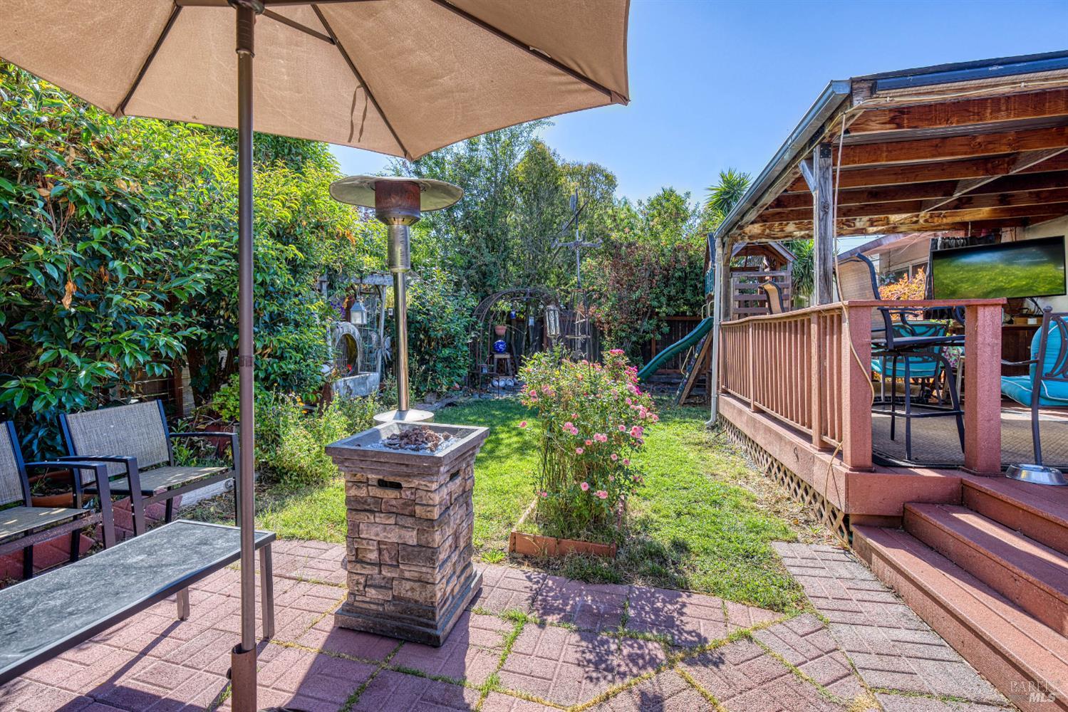 Detail Gallery Image 35 of 48 For 55 Burlington Dr, Petaluma,  CA 94952 - 3 Beds | 2 Baths