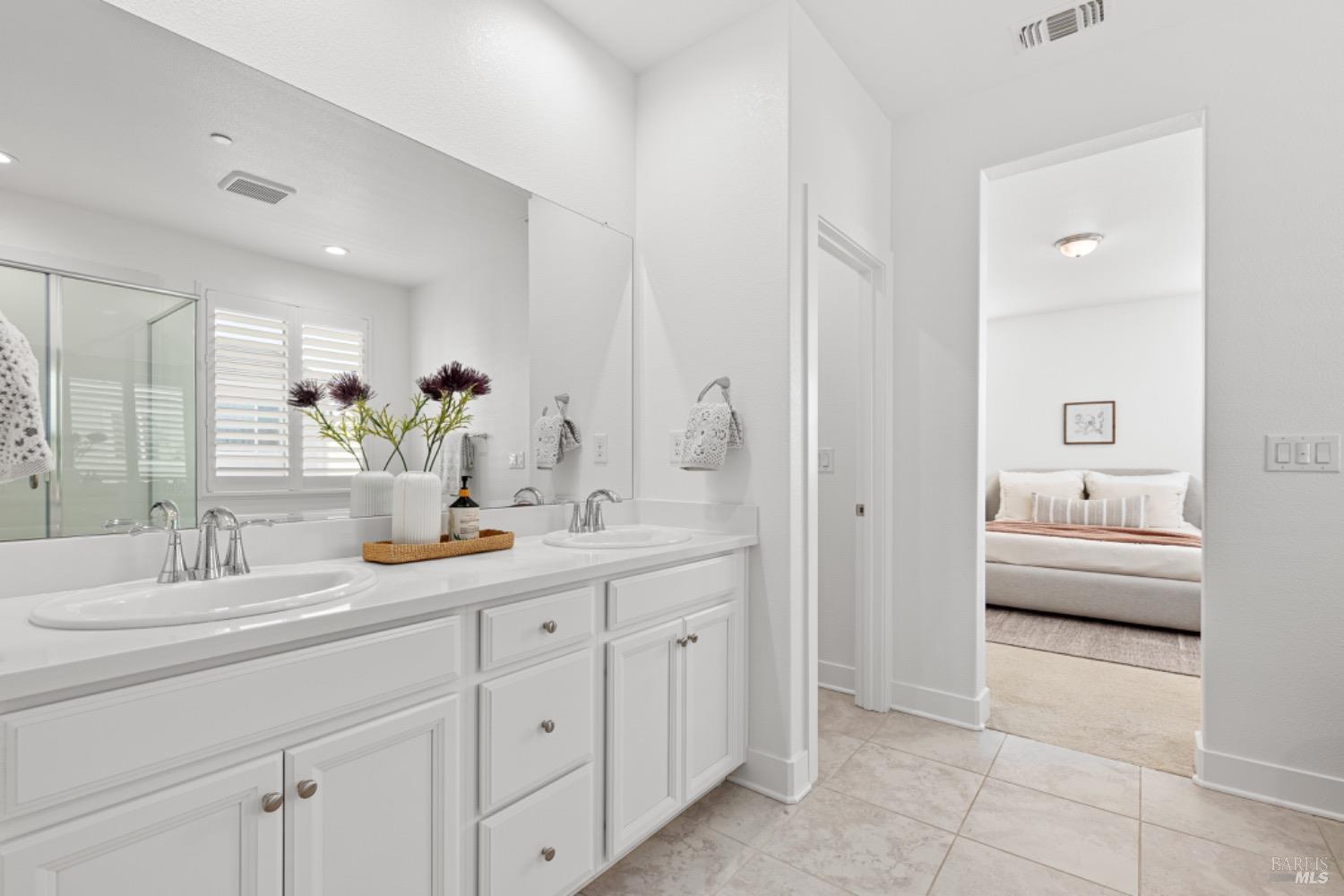 Detail Gallery Image 10 of 37 For 864 Cosmos Dr, Vacaville,  CA 95687 - 4 Beds | 3 Baths