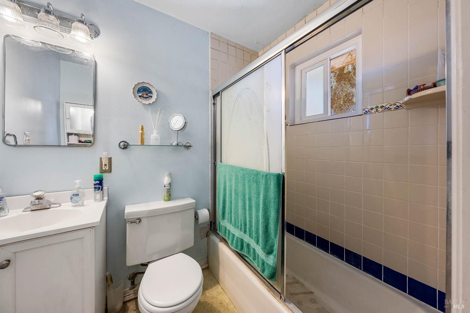 Detail Gallery Image 28 of 48 For 55 Burlington Dr, Petaluma,  CA 94952 - 3 Beds | 2 Baths