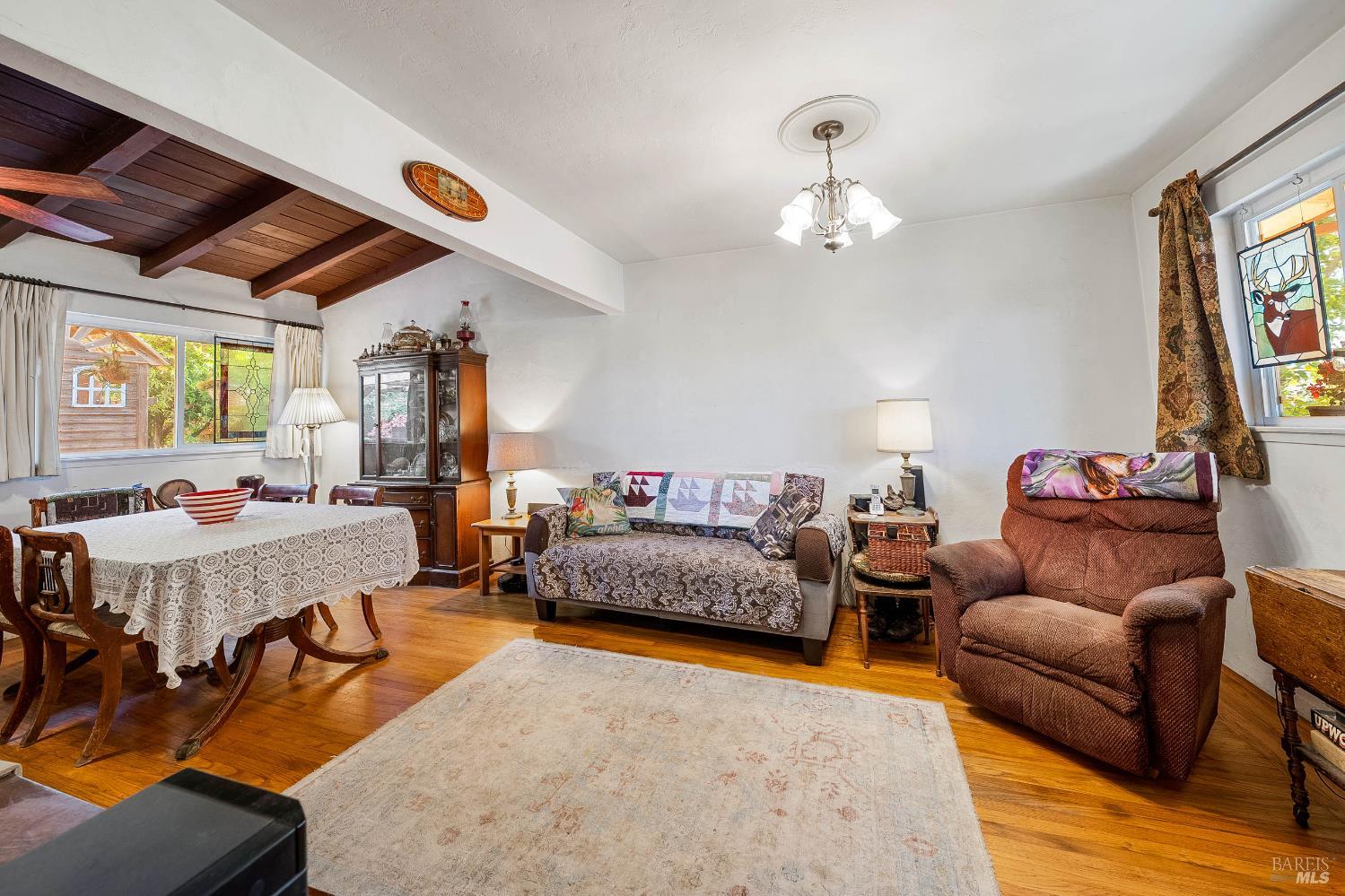 Detail Gallery Image 12 of 48 For 55 Burlington Dr, Petaluma,  CA 94952 - 3 Beds | 2 Baths