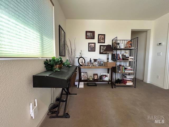 Detail Gallery Image 13 of 36 For 5299 Elmquest Ct, Fairfield,  CA 94533 - 5 Beds | 3 Baths