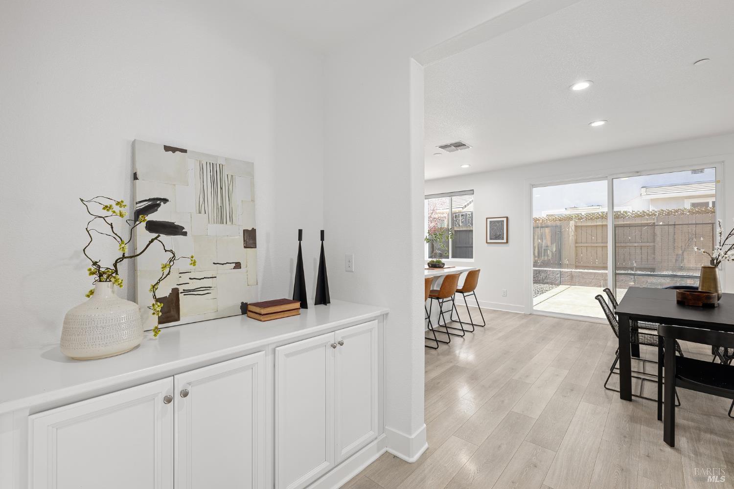 Detail Gallery Image 12 of 37 For 864 Cosmos Dr, Vacaville,  CA 95687 - 4 Beds | 3 Baths