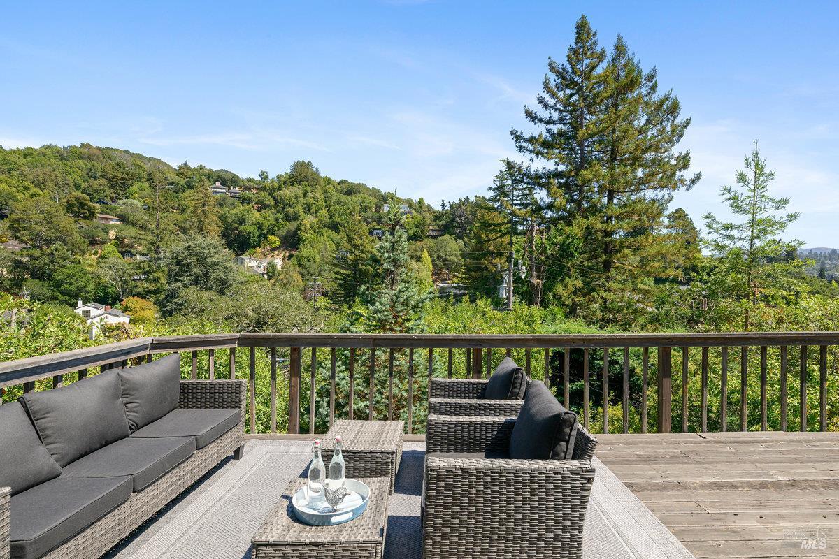 Detail Gallery Image 29 of 47 For 122 Circle Ave, Mill Valley,  CA 94941 - 2 Beds | 2 Baths