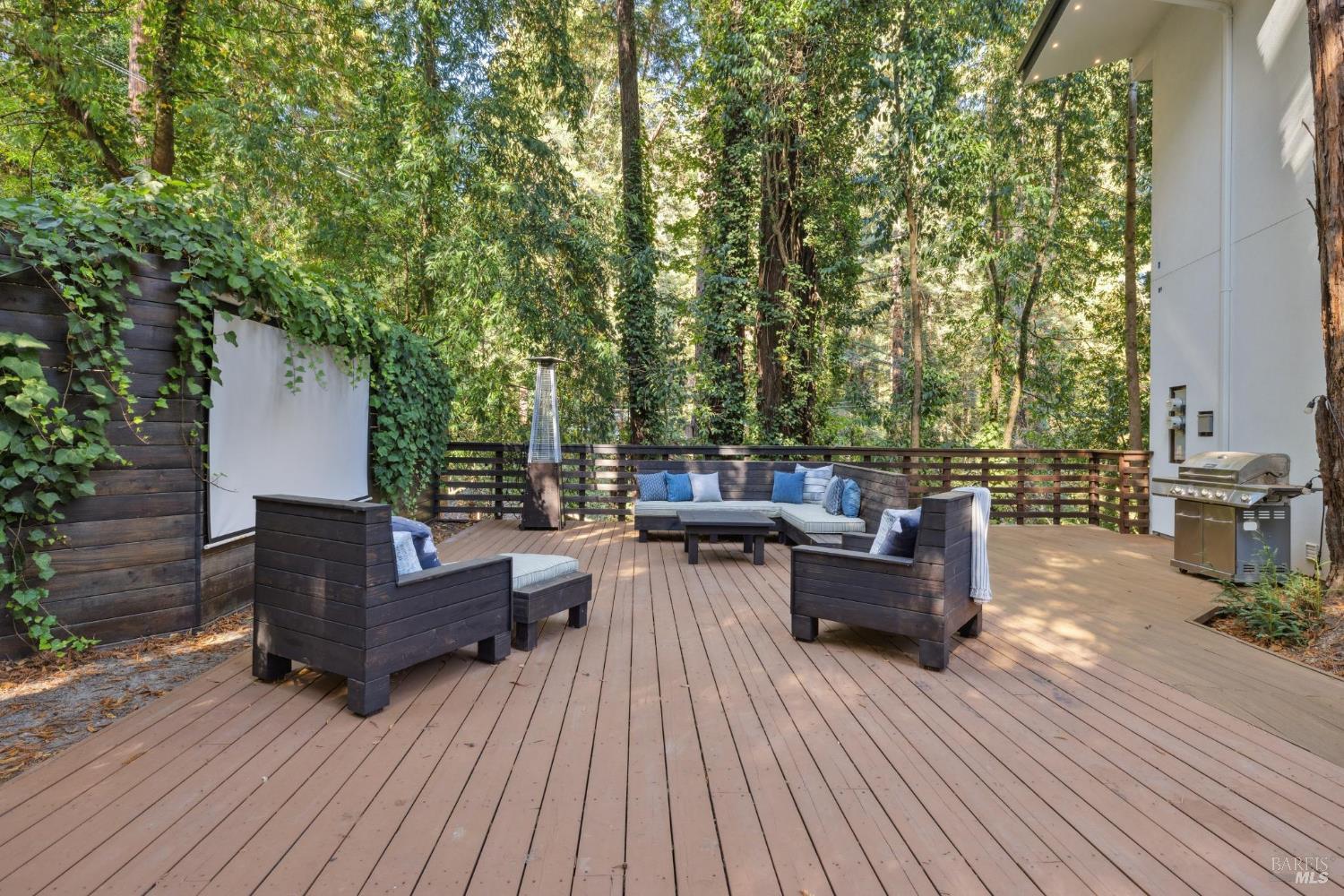 Detail Gallery Image 13 of 78 For 14685 Willow Rd, Rio Nido,  CA 95446 - 3 Beds | 3 Baths