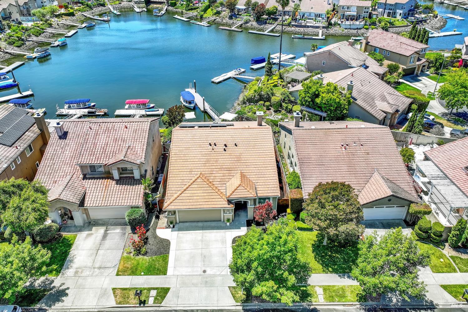 Detail Gallery Image 3 of 27 For 25 Sea Breeze Ct, Napa,  CA 94559 - 3 Beds | 2 Baths