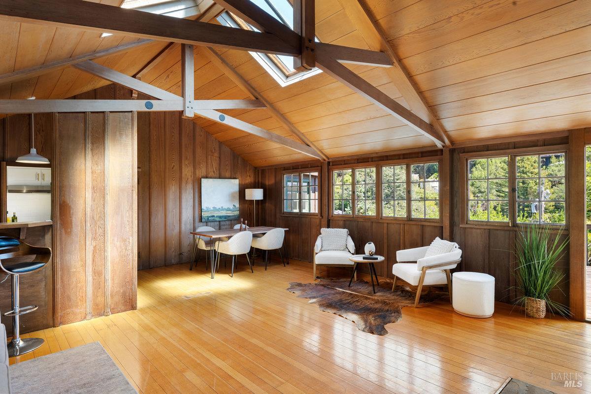 Detail Gallery Image 7 of 47 For 122 Circle Ave, Mill Valley,  CA 94941 - 2 Beds | 2 Baths